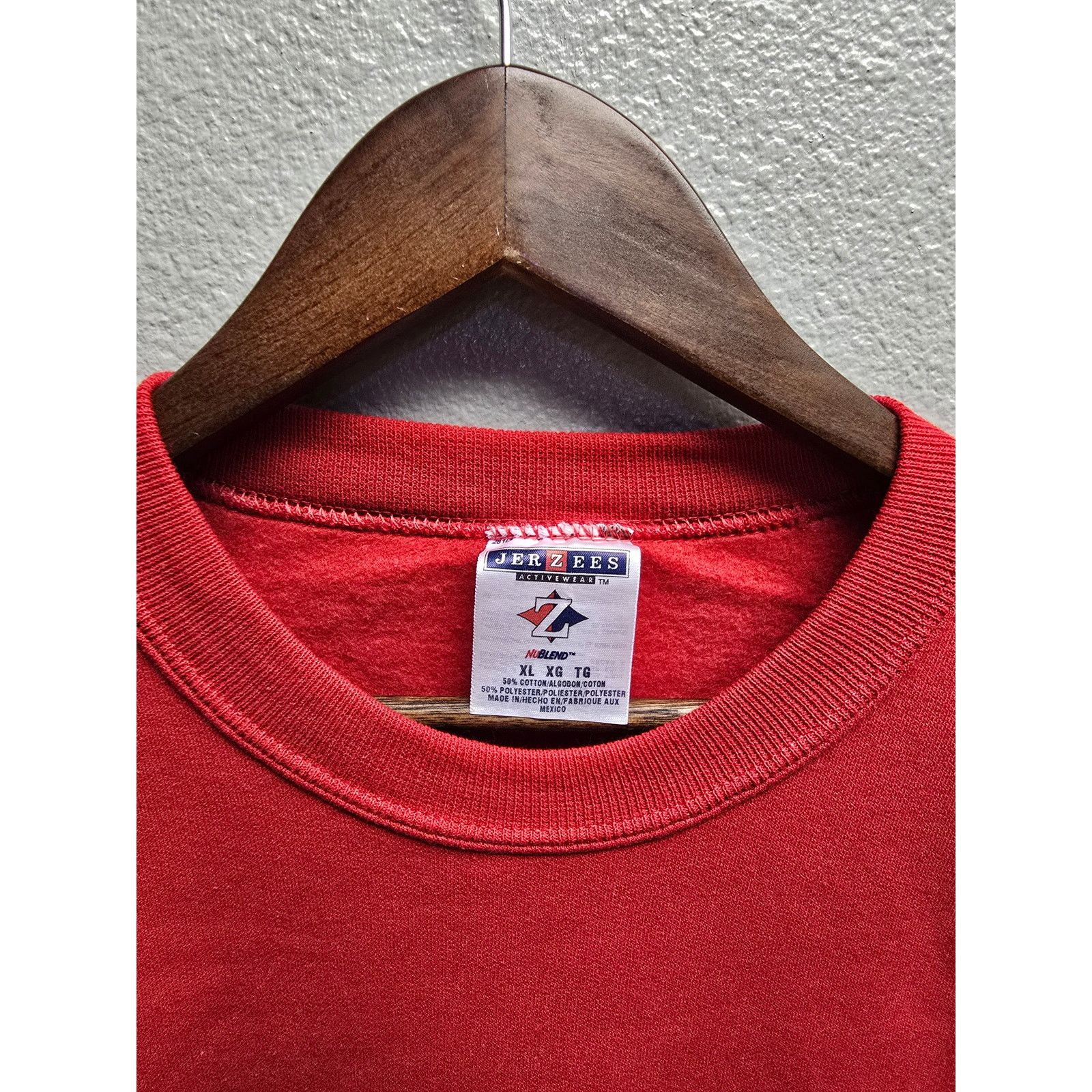 Vintage Vintage Wisconsin Sweatshirt Crewneck Winter XL 90s Red Size XL / US 12-14 / IT 48-50 - 3 Thumbnail
