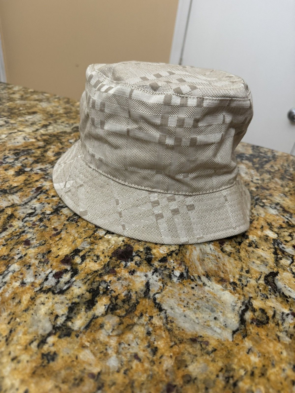 Burberry × Vintage Burberry Bucket Hat szL. Excellent condition. Size ONE SIZE - 2 Thumbnail