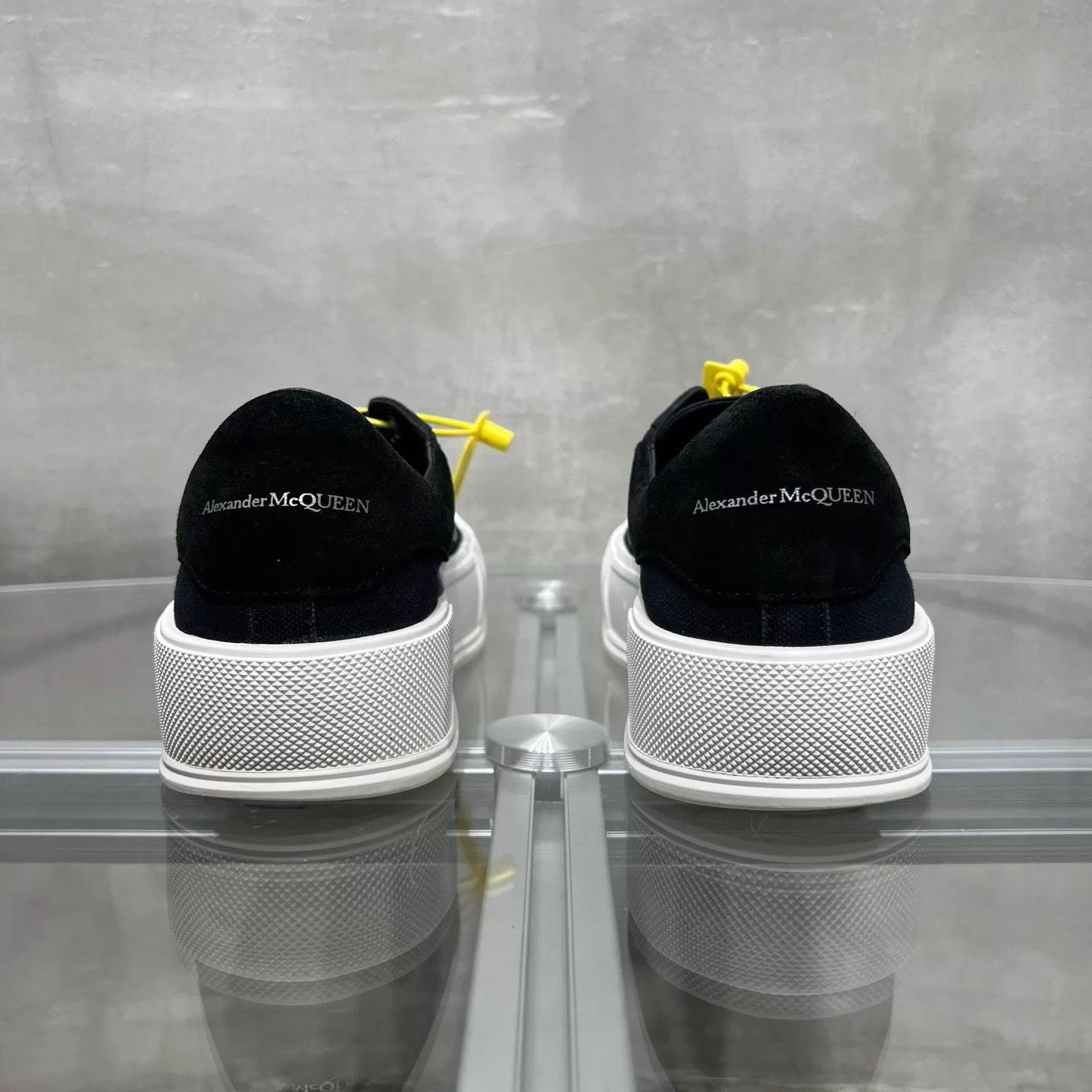 Alexander McQueen Alexander McQueen Canvas Sneaker Black & White 38 Size US 7.5 / IT 37.5 - 6 Thumbnail