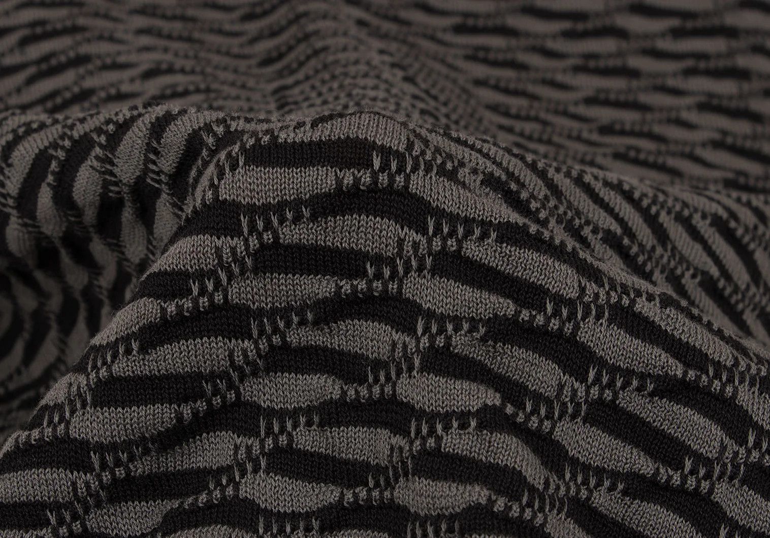 Emporio Armani Cotton Design Knit Top in Gray and Black, Size L Size US L / EU 52-54 / 3 - 12 Thumbnail