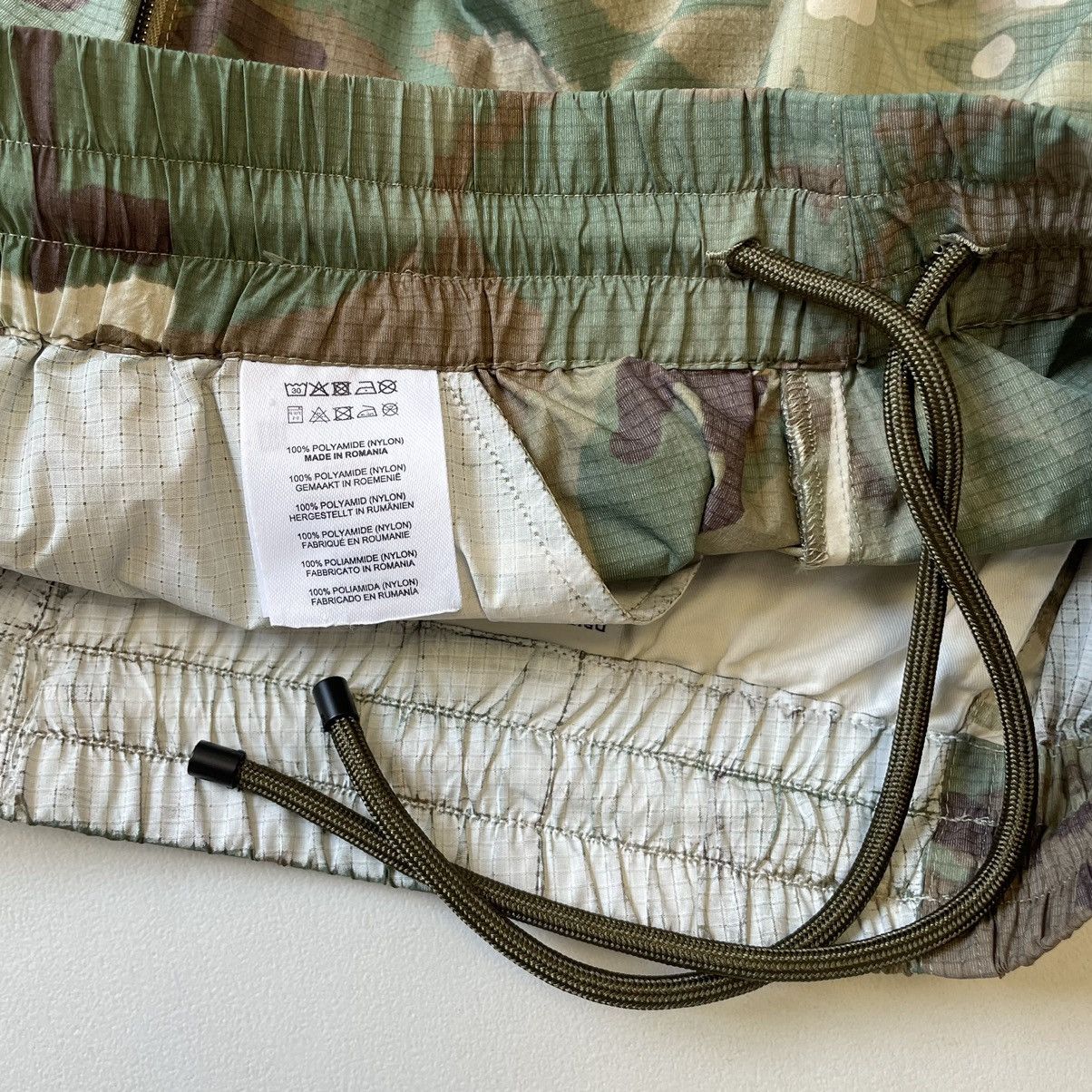 Dries Van Noten White Coated Camo Nylon Utility Trousers Size US 34 / EU 50 - 6 Thumbnail