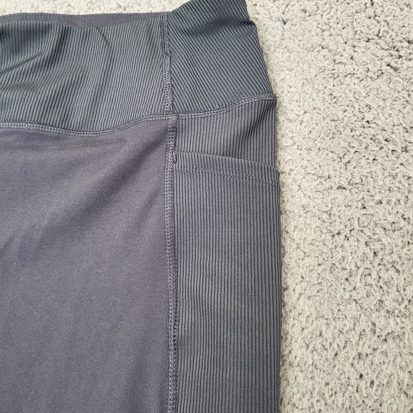 Athletic Works Athletic Works Leggings Women’s Large (12/14) Gray Pockets Activewear Pants, Fitted, Regular, Leg Style Skinny, Size L, Womens, Athletic Works Legging Size 36" / US 14 / IT 50 - 4 Thumbnail