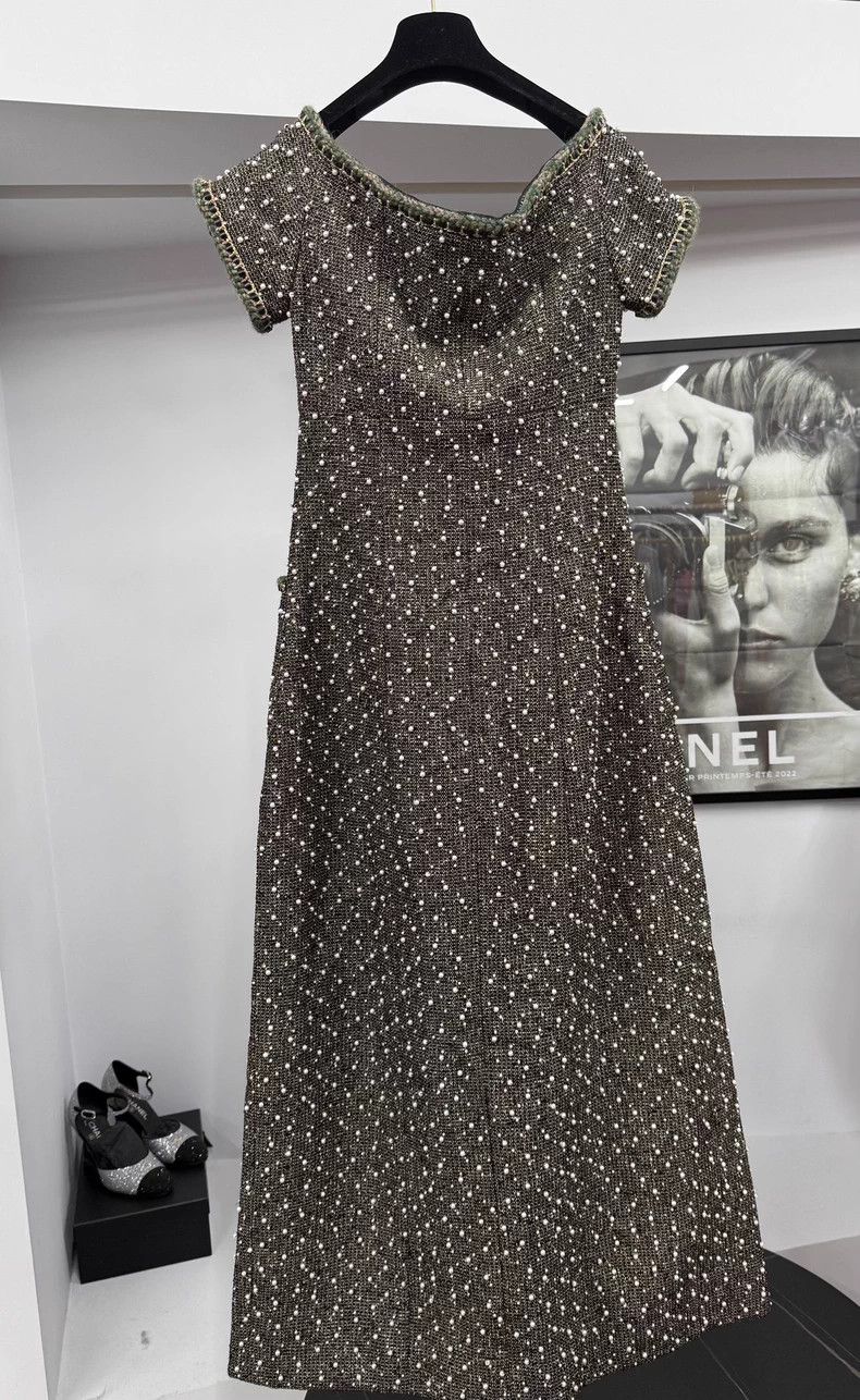 Chanel Chanel Women's Castle Black Gold Full Pearl One-shoulder D Size XS / US 0-2 / IT 36-38 - 4 Thumbnail