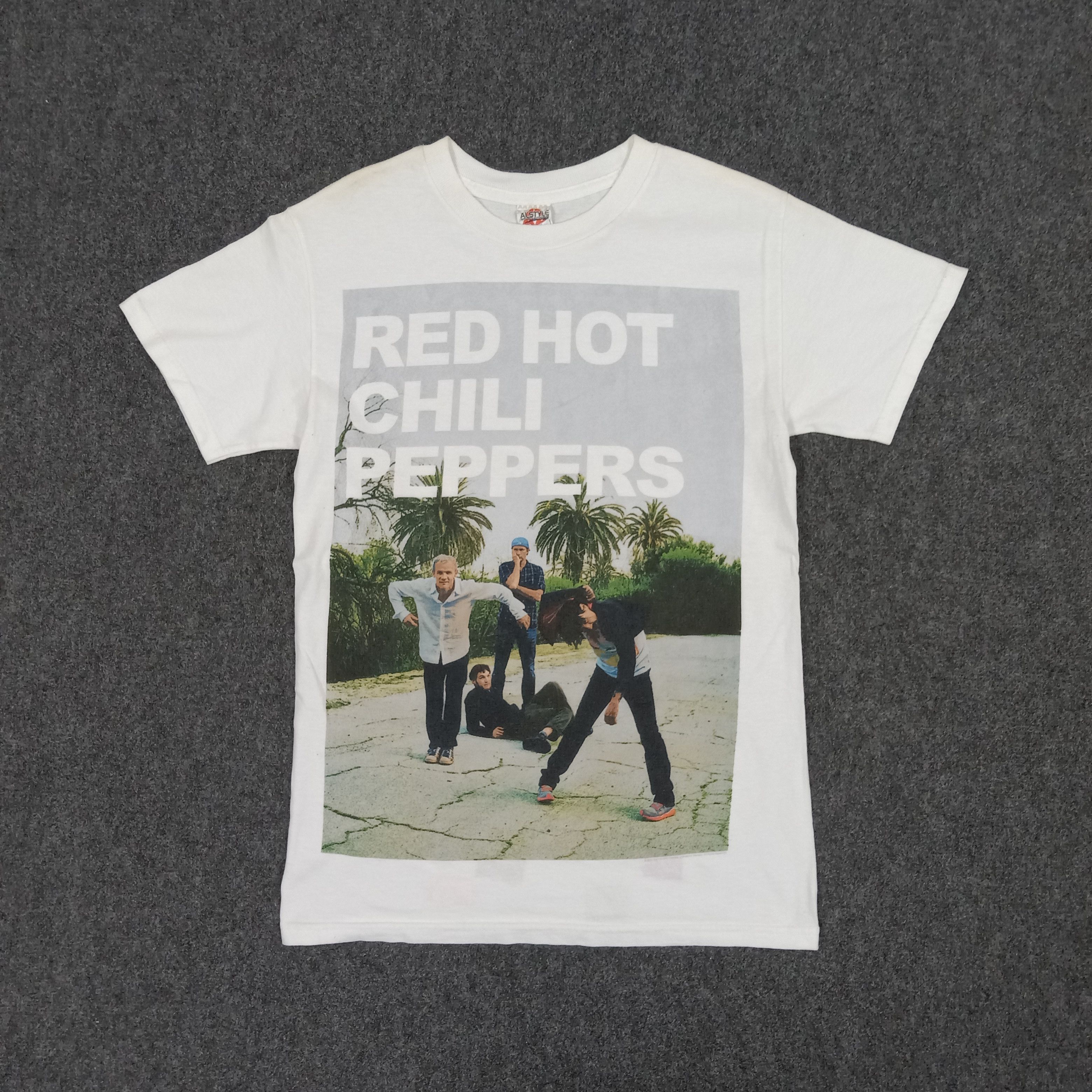 Band Tees × Vintage Red Hot Chili Peppers American Rock Band Tshirt Size US S / EU 44-46 / 1 - 1 Thumbnail