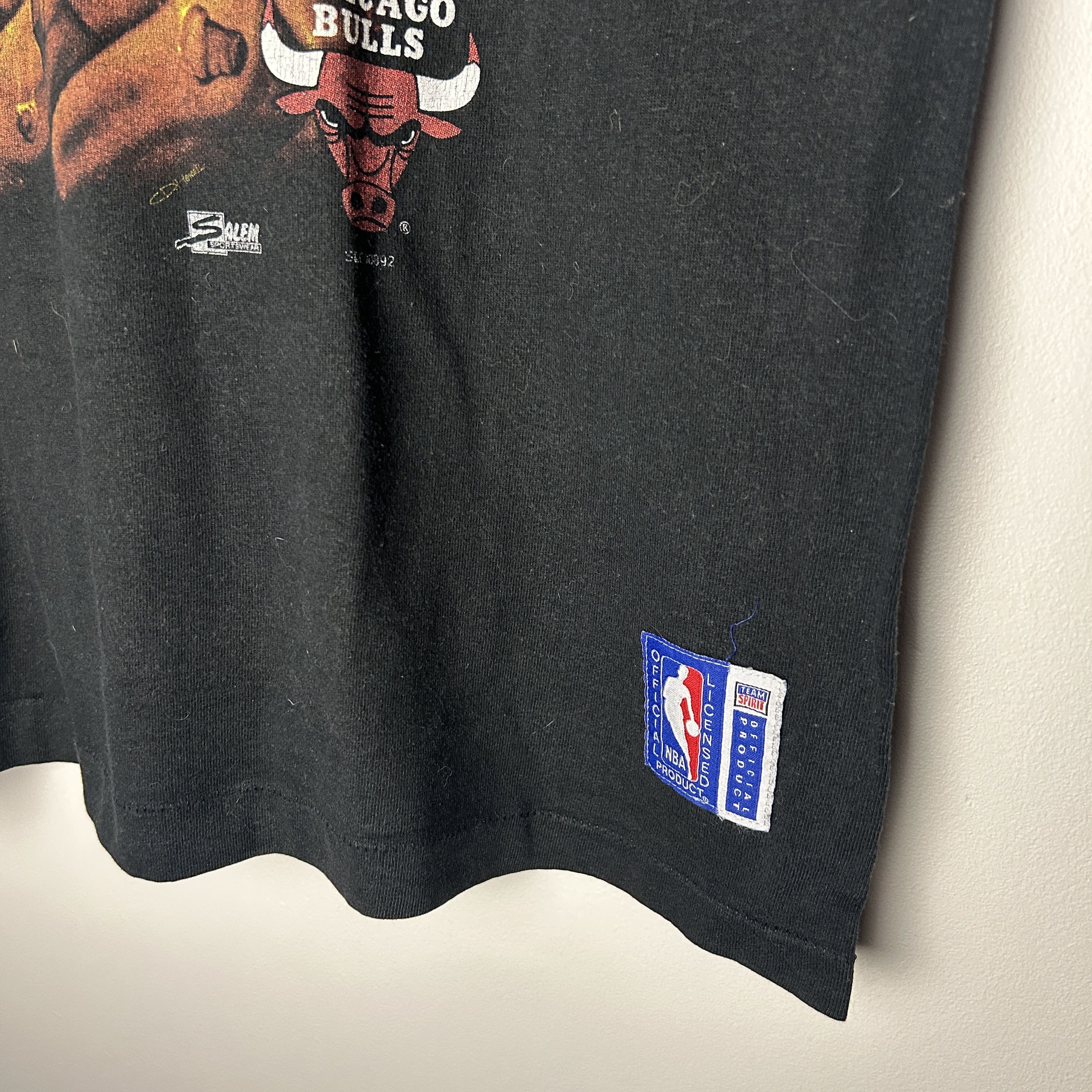 Salem Sportswear Vintage Chicago Bulls Superhero 90’s NBA T-shirt Size US XL / EU 56 / 4 - 3 Thumbnail