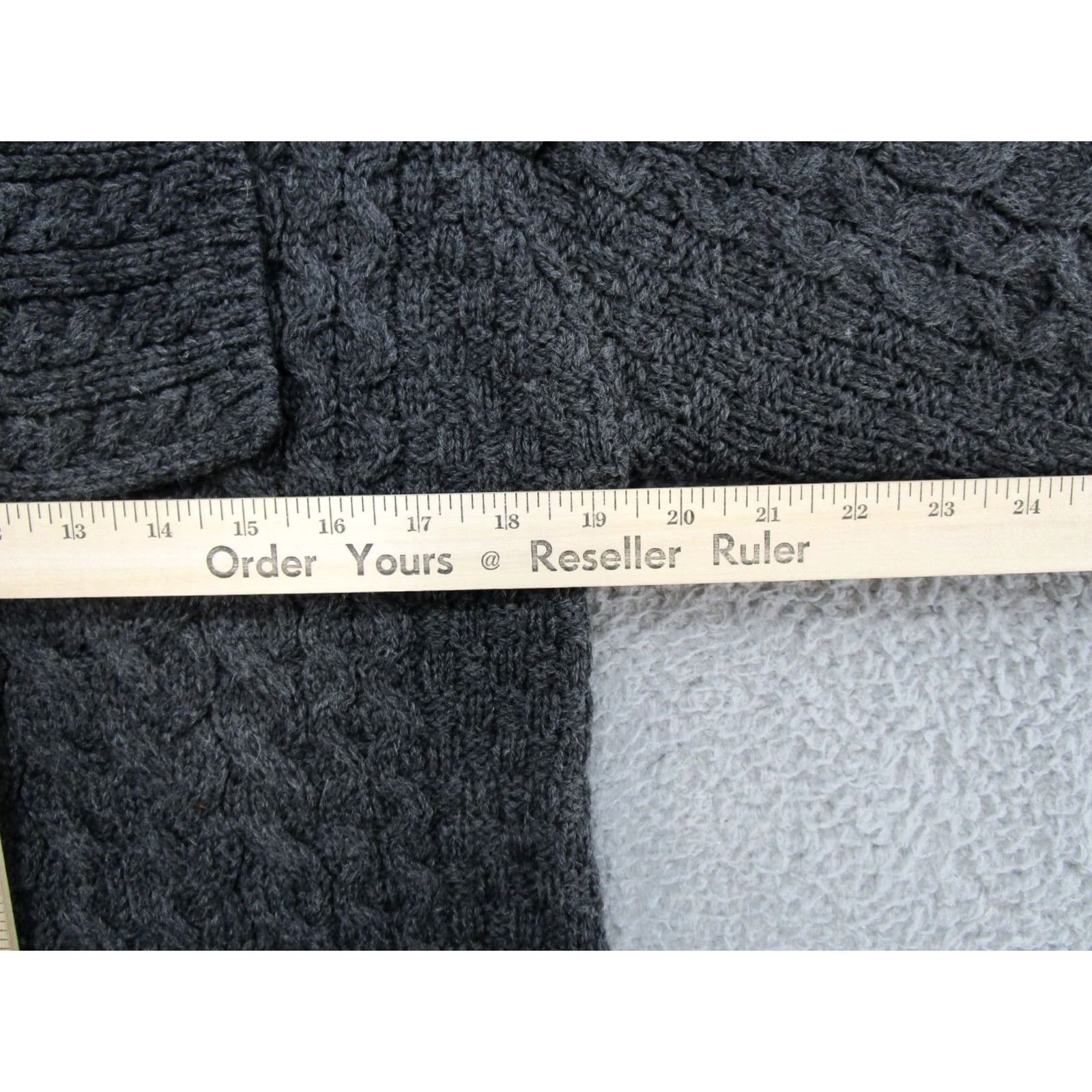 Vintage VINTAGE Inis Crafts Cardigan Women Wool Gray Cable-Knit 1 Button Size S Cardigan Womens Size S / US 4 / IT 40 - 5 Thumbnail