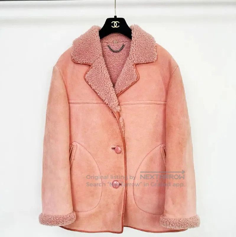 Burberry Burberry Pink Shearling Women's Coat. Size S / US 4 / IT 40 - 1 Thumbnail