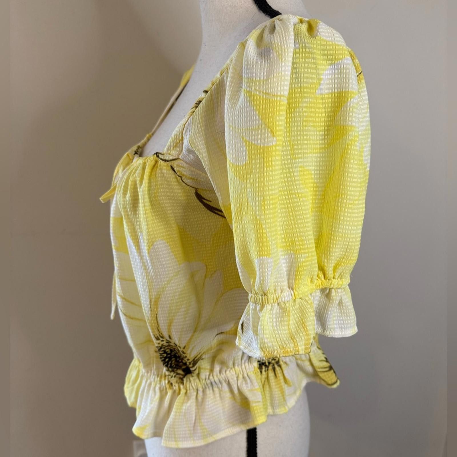 H&M H&M crop top yellow floral ruffled SZ M Size M / US 6-8 / IT 42-44 - 3 Thumbnail
