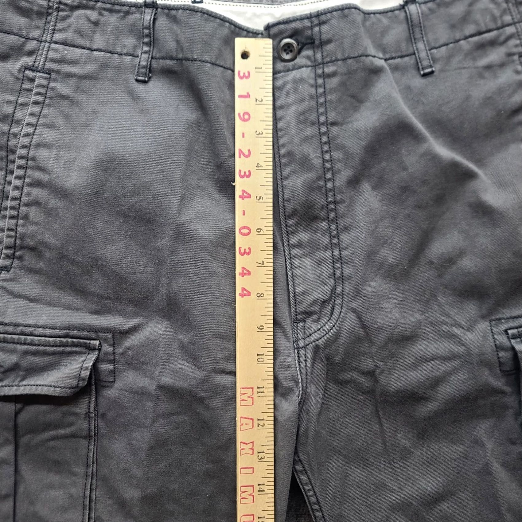 Levi's Levi's Cargo Shorts Mens Regular 38 Inseam 11" Gray Cotton Button Zipper Front Pocket 90s Outdoor Casual Travel Workwear Mens Size US 38 / EU 54 - 4 Thumbnail