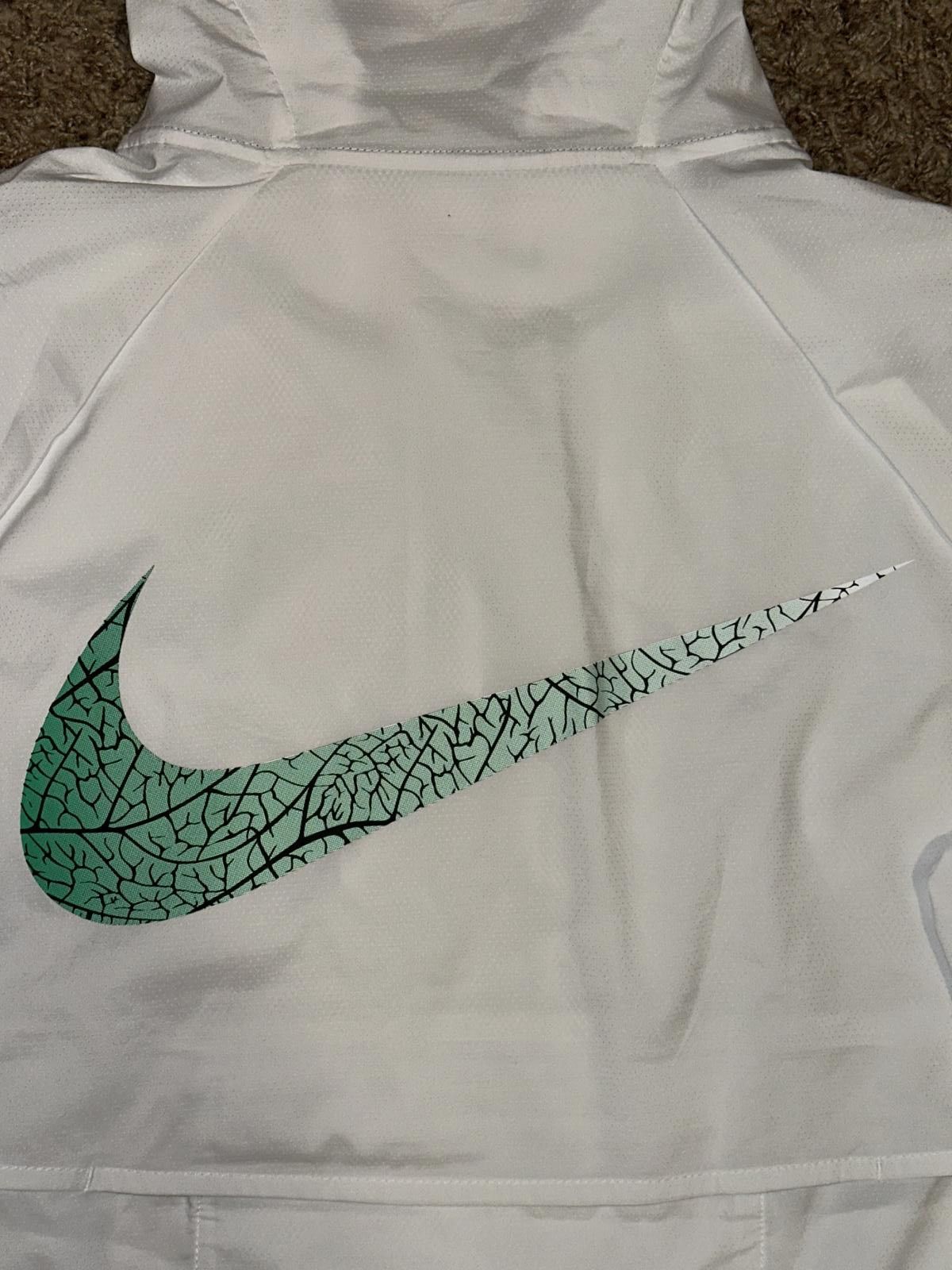Nike Nike Impossibly Light 'Kipchoge' Men's Repel Windrunner Running Jacket Size US L / EU 52-54 / 3 - 6 Thumbnail