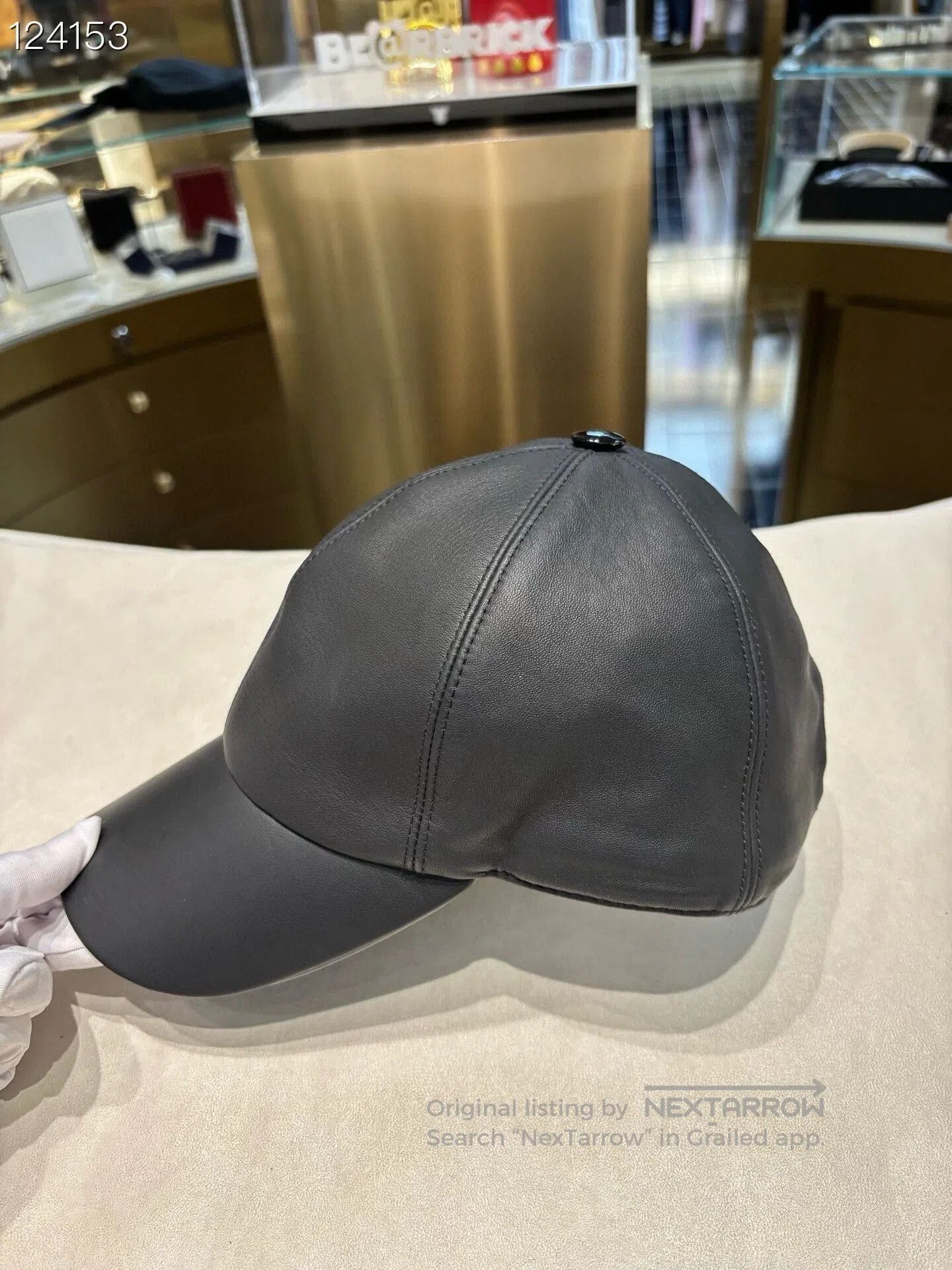 Louis Vuitton Louis Vuitton Logo Black Baseball Cap. Size ONE SIZE - 2 Thumbnail