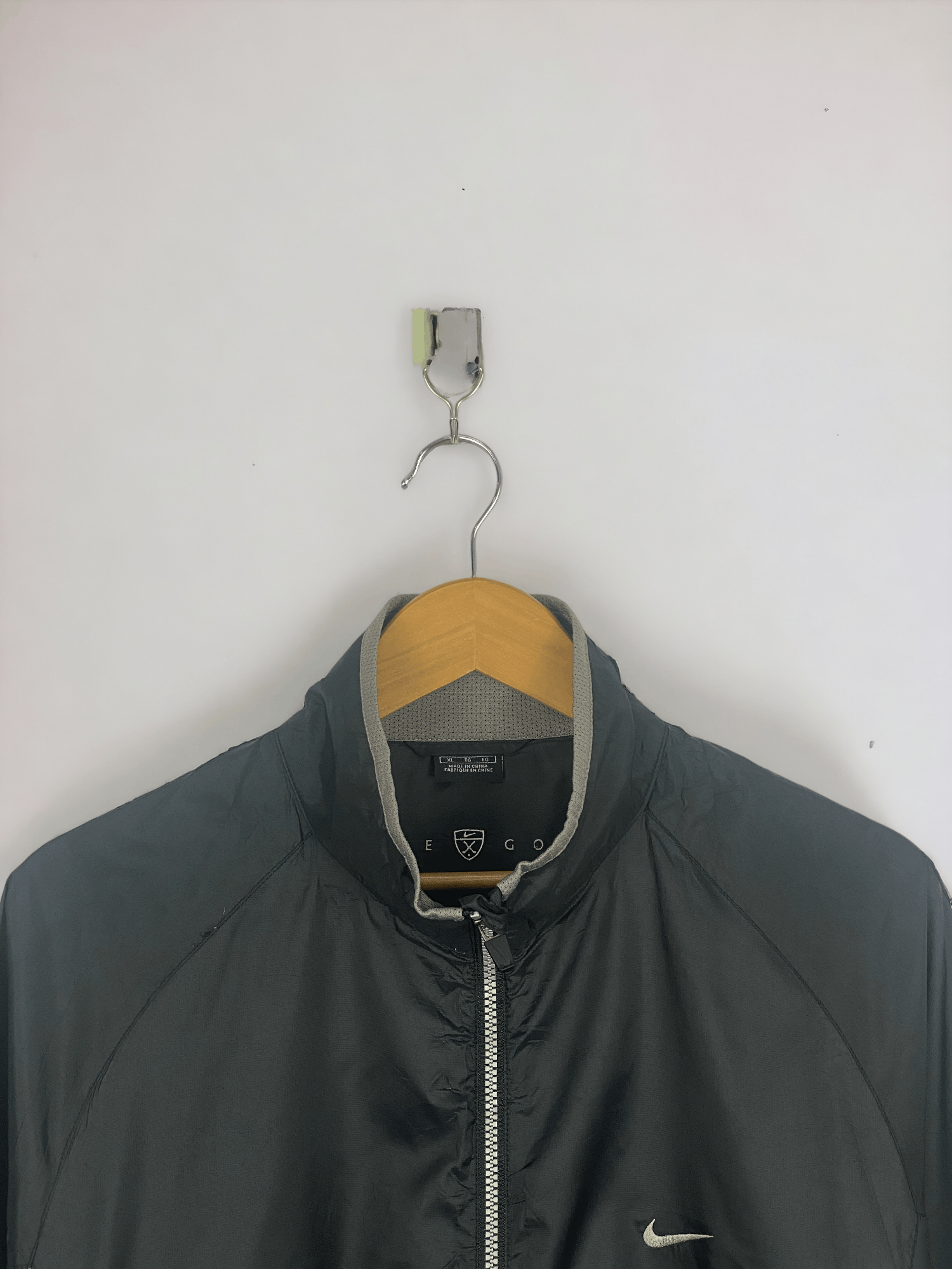 Nike Vintage Nike Golf Short Sleeve Light Jacket AH0070 Size US XL / EU 56 / 4 - 2 Thumbnail