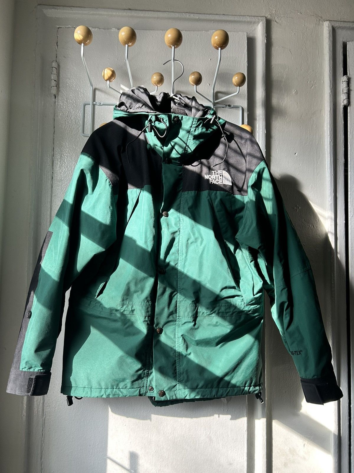 The North Face Vintage North Face Mountain Jacket Size US L / EU 52-54 / 3 - 1 Thumbnail