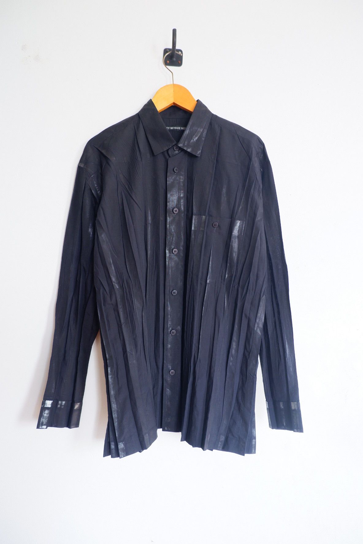 Issey Miyake Issey Miyake Men Edge Pleated Luster Shirts Size US XL / EU 56 / 4 - 1 Thumbnail
