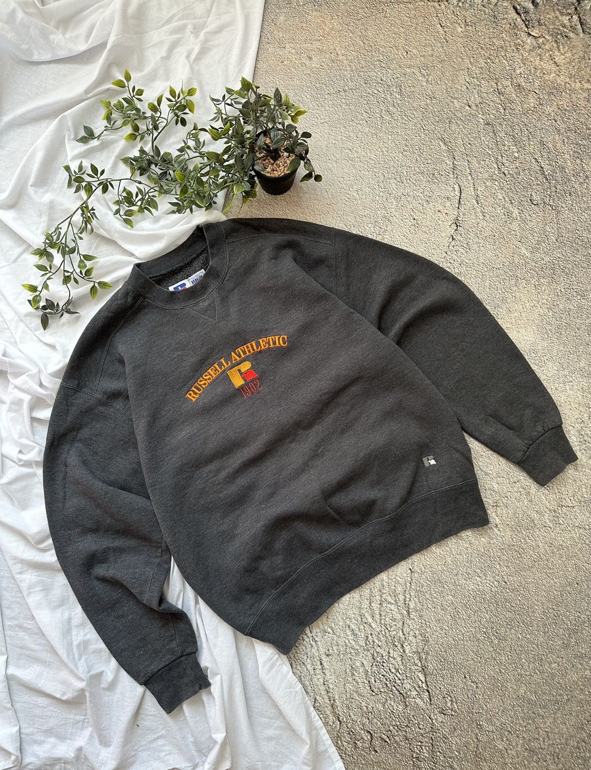 Vintage sweatshirt Russell athletic boxy fit big logo