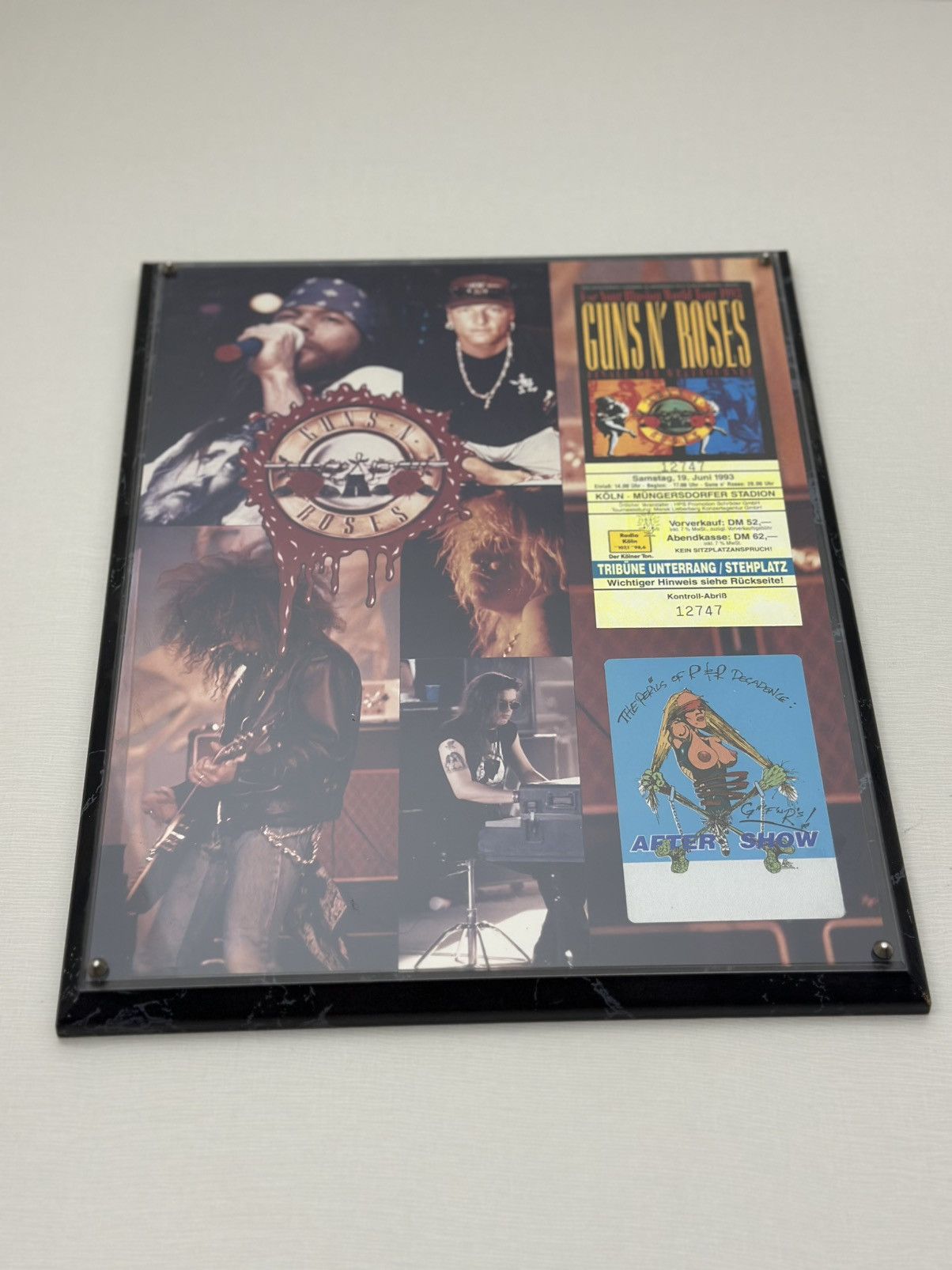 Guns N' Roses Gun’s N Roses Hanging Plaque Use Your Illusion 1993 Tour Size ONE SIZE - 2 Thumbnail