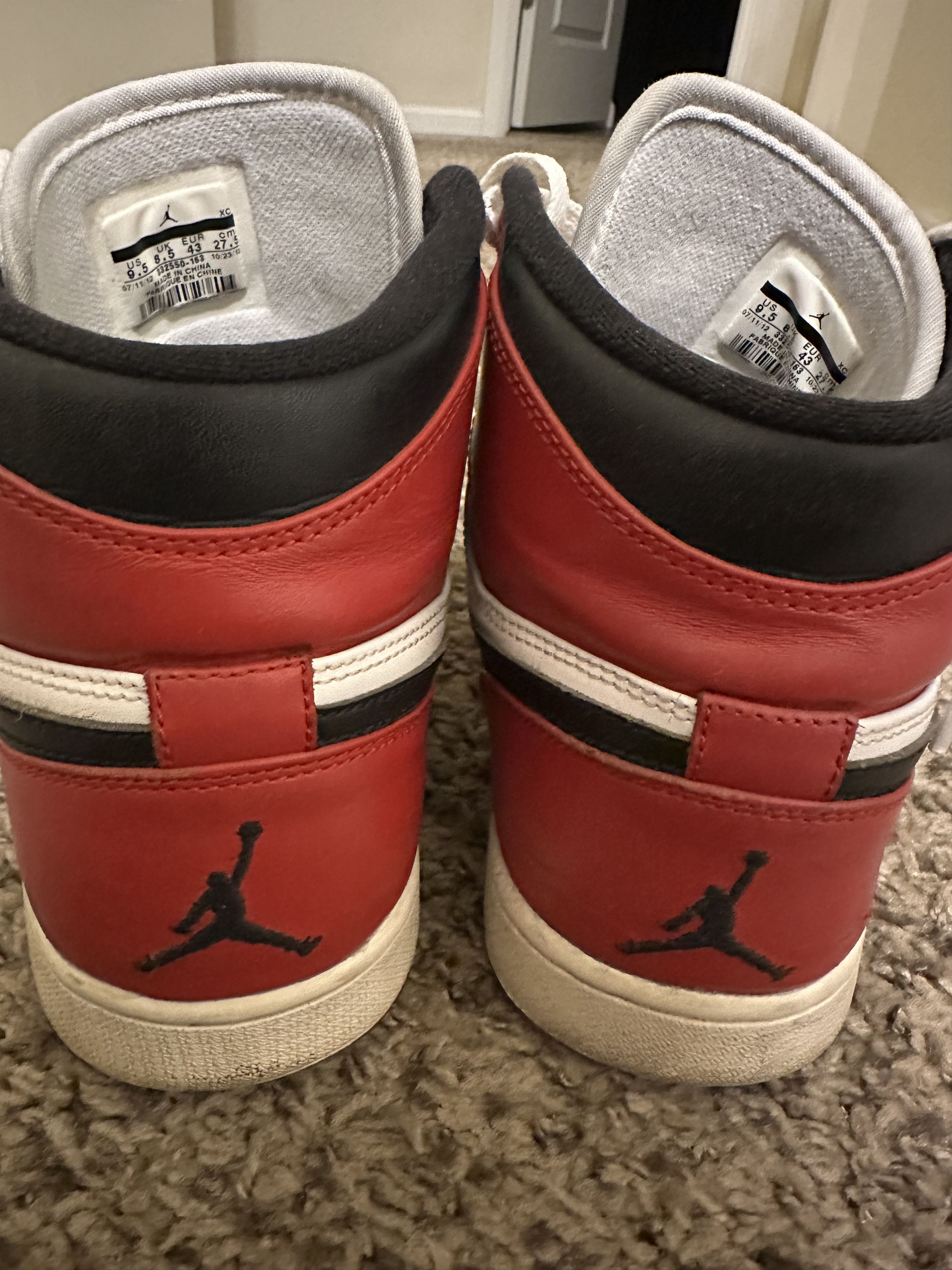 Jordan Brand Chicago Jordan 1 2013 Size US 9.5 / EU 42-43 - 3 Thumbnail