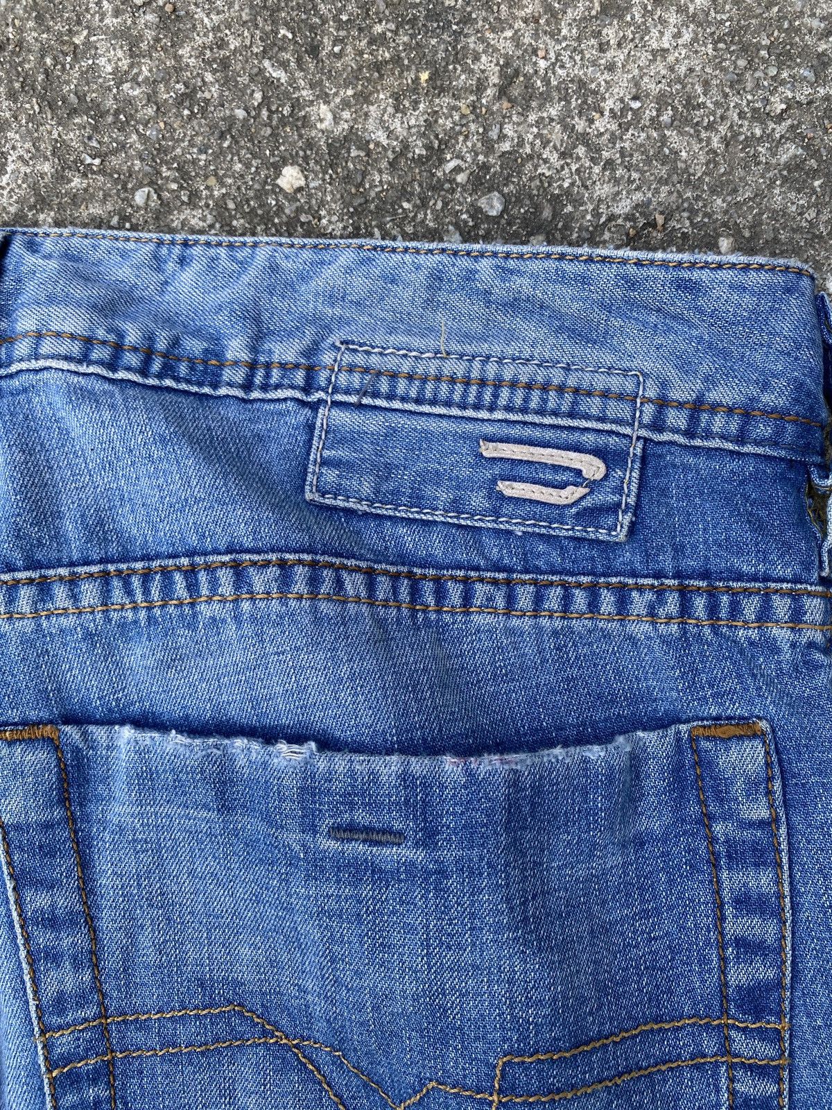 Diesel × Japanese Brand × Tornado Mart Diesel Zathan Blue Faded Flare Denim Size US 34 / EU 50 - 13 Thumbnail