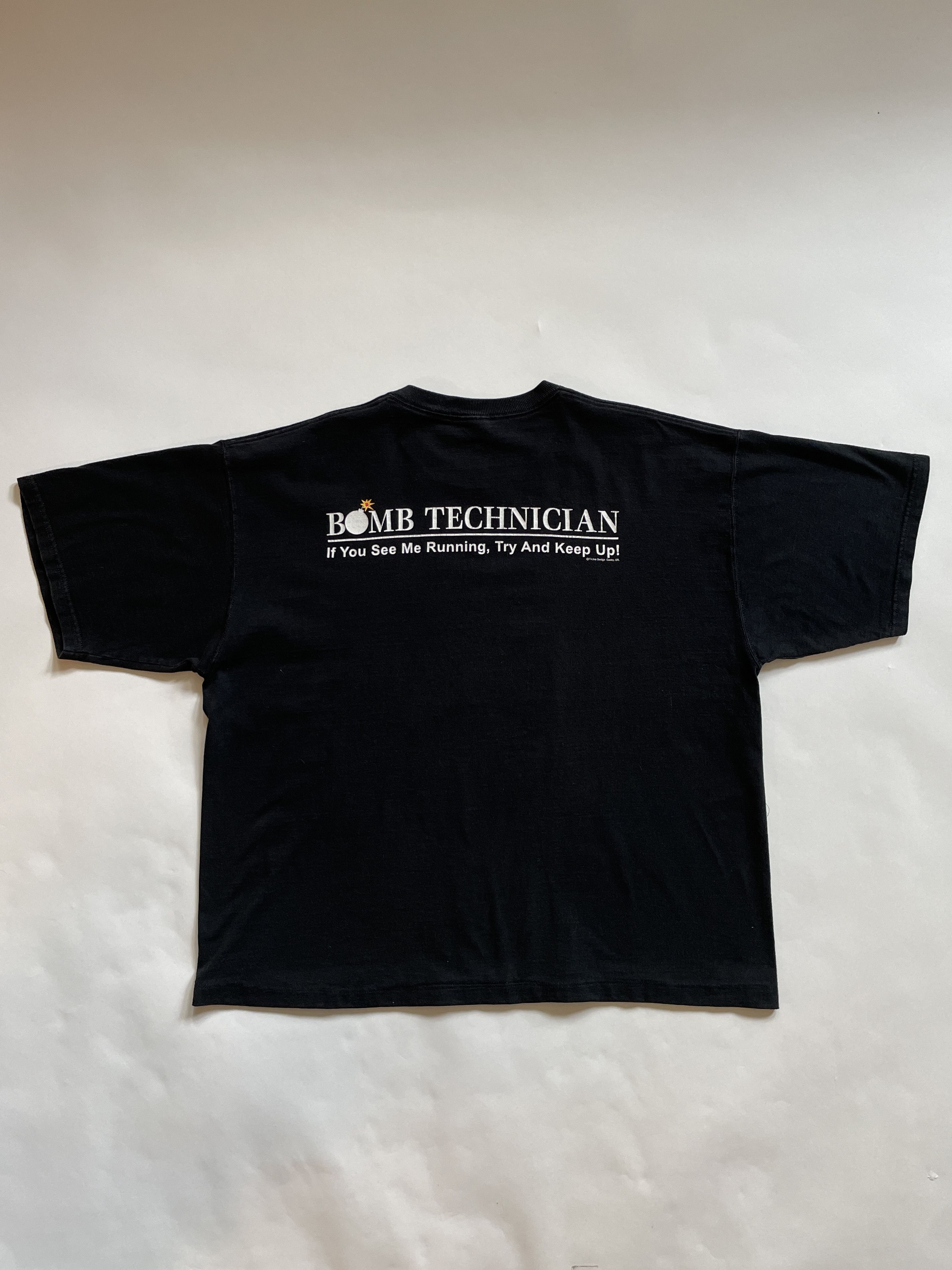 Vintage 2000s Boxy Bomb Technician Funny T-Shirt Size US XL / EU 56 / 4 - 2 Thumbnail