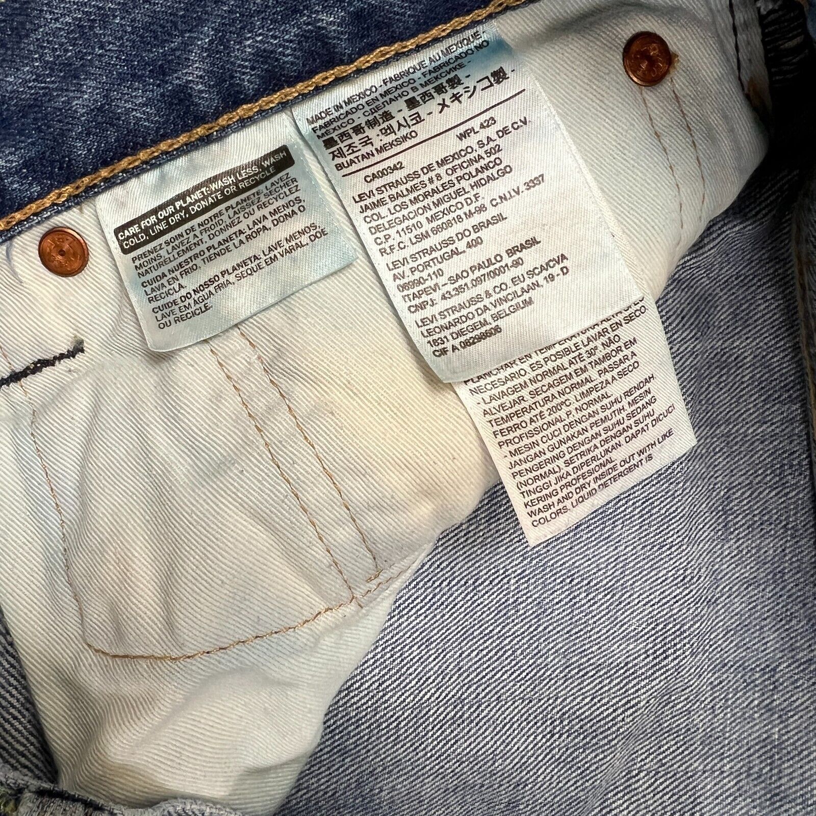 Levi's × Vintage Levi's 541 Jeans 36x30 Athletic Taper Distress Denim Pants Size US 36 / EU 52 - 10 Thumbnail