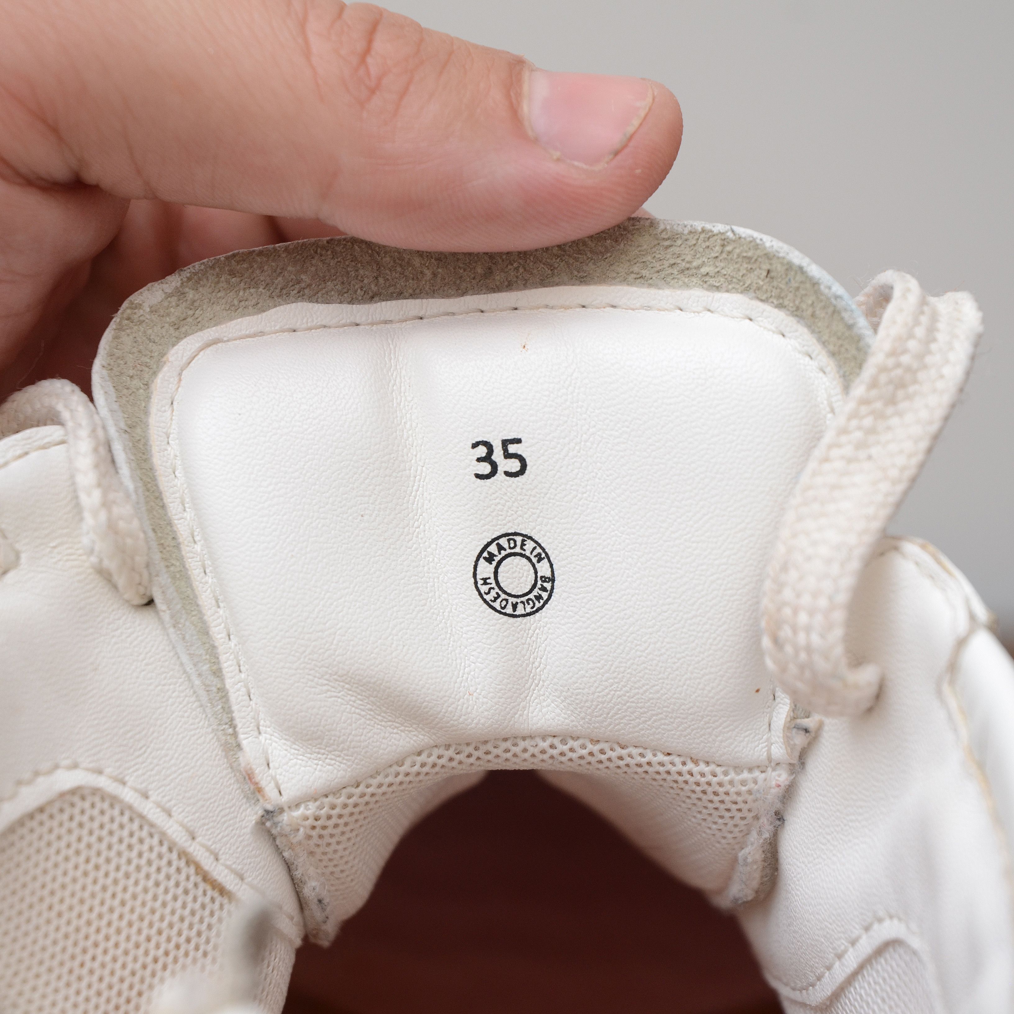 Love Moschino Love Moschino Women's White Mid Top Sneakers Size 35 EU Size US 4 / IT 34 - 13 Thumbnail