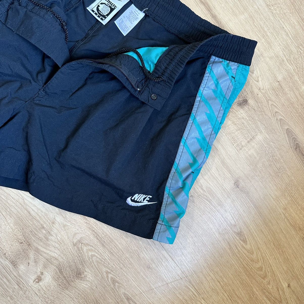 Nike × Vintage Vintage Nike Andre Agassi Tennis Challenge Court Shorts Size US 32 / EU 48 - 3 Thumbnail