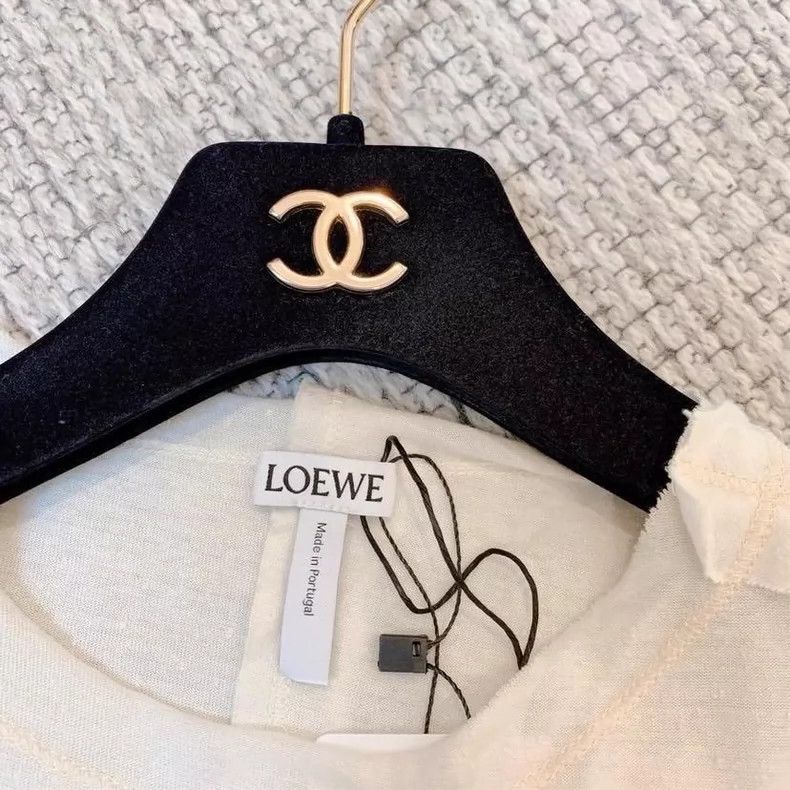 Loewe LOEWE White large logo shirt Size XL / US 12-14 / IT 48-50 - 6 Thumbnail