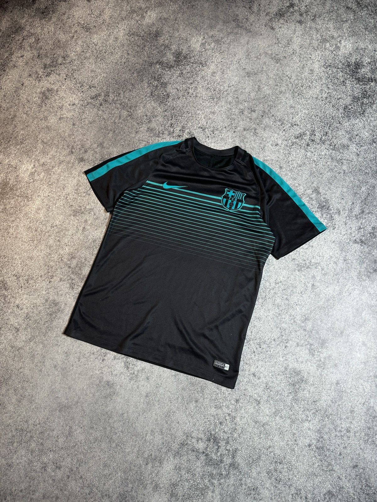 Nike Vintage Nike F.C.Barcelona Soccer Jersey Blokecore Style M Size US M / EU 48-50 / 2 - 1 Thumbnail