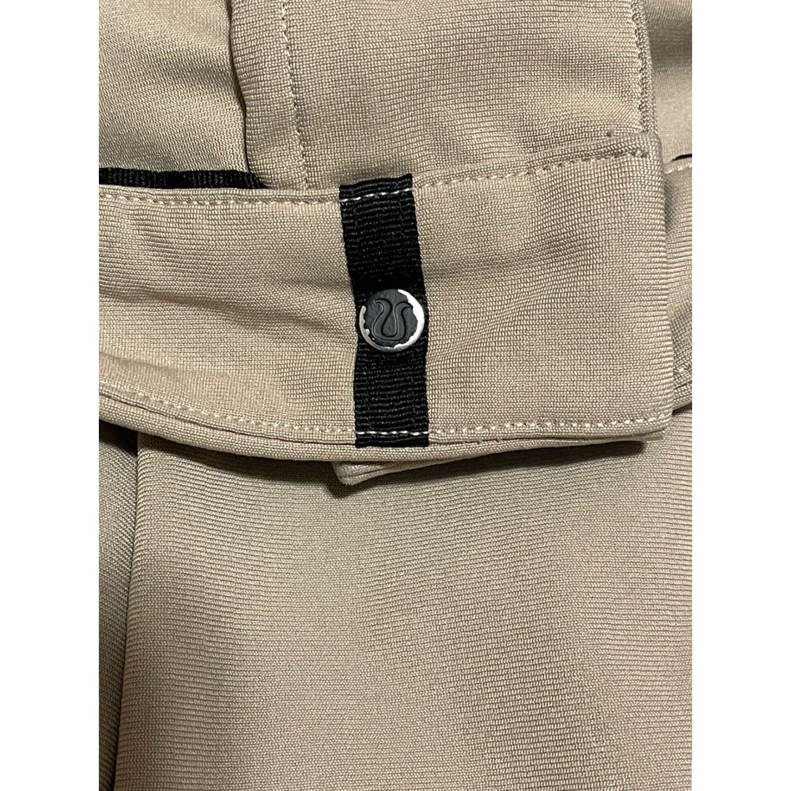 Lululemon Lululemon Commission Short Relaxed 11” Warpstreme Khaki Men’s SZ 33 Size US 33 - 4 Thumbnail