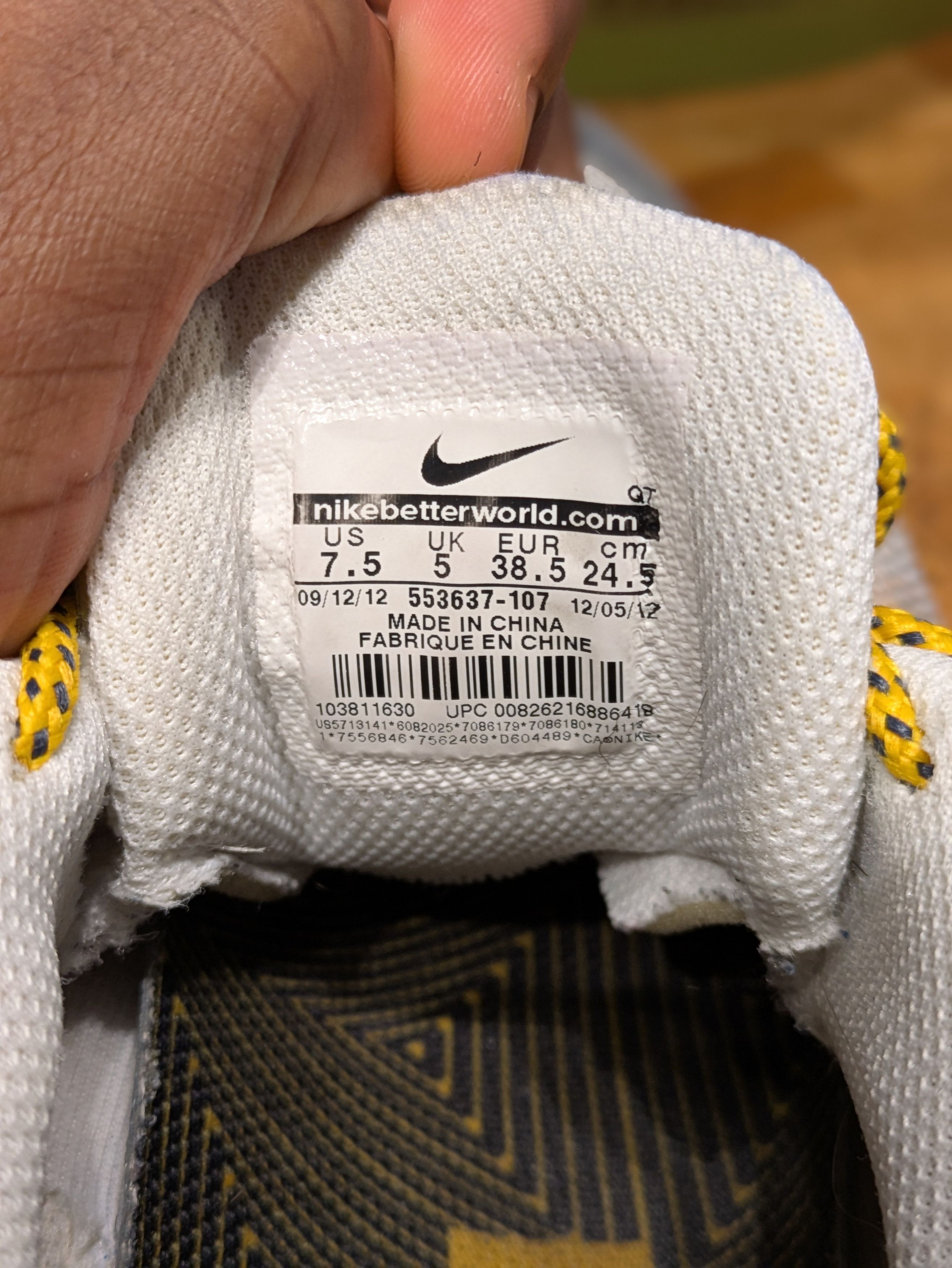 Nike Nike Air Max 95 Livestrong Size US 7.5 / IT 37.5 - 7 Thumbnail