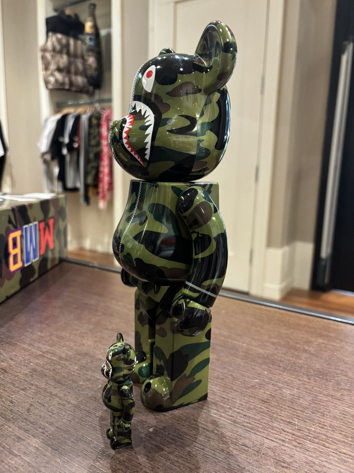 新品mastermind BAPE BE@RBRICK 1000% GREEN Medicom Toy BE@RBRICK Mastermind Bape 1000 Green Bearbrick