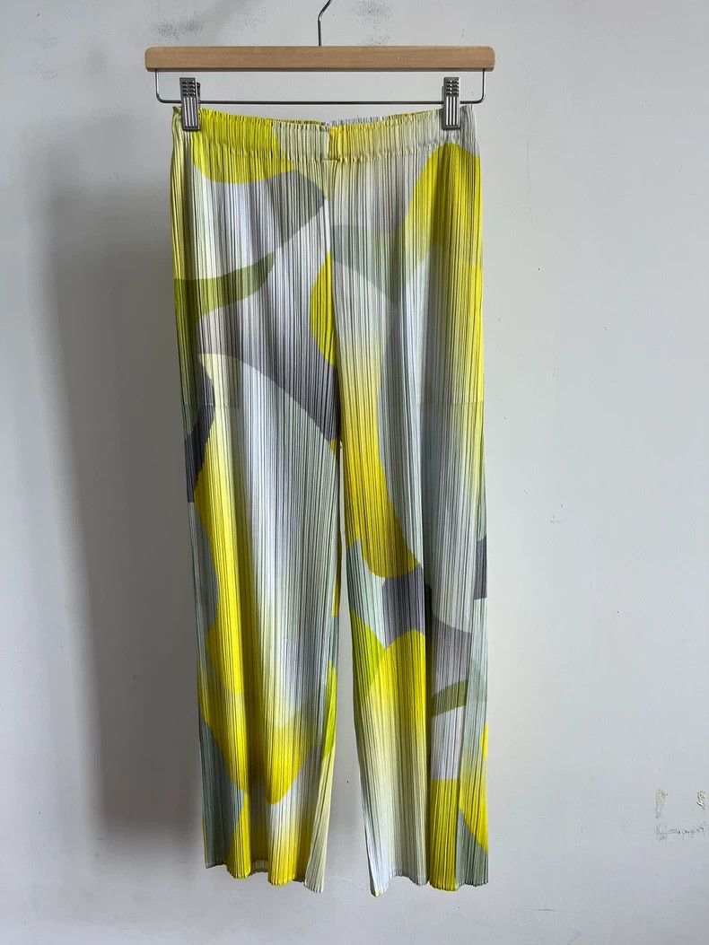 Issey Miyake Issey Miyake size:3 Yellow and white pleated trousers Size 22" - 1 Thumbnail