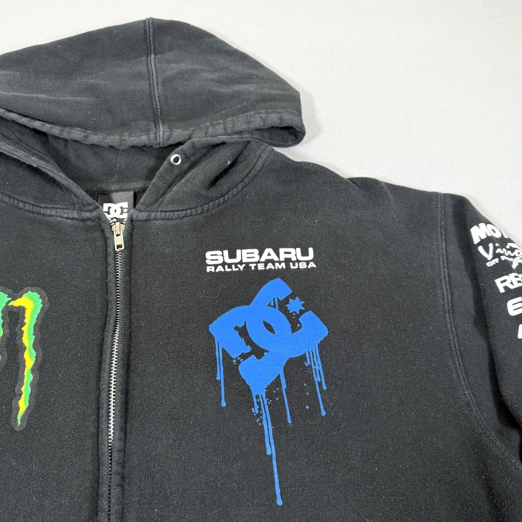 Vintage DC Shoes Hoodie Mens Large Black Subaru Rally Team Monster Energy Block 43 Full Zip Graphic Print Hoodie Sweatshirt Size US L / EU 52-54 / 3 - 3 Thumbnail