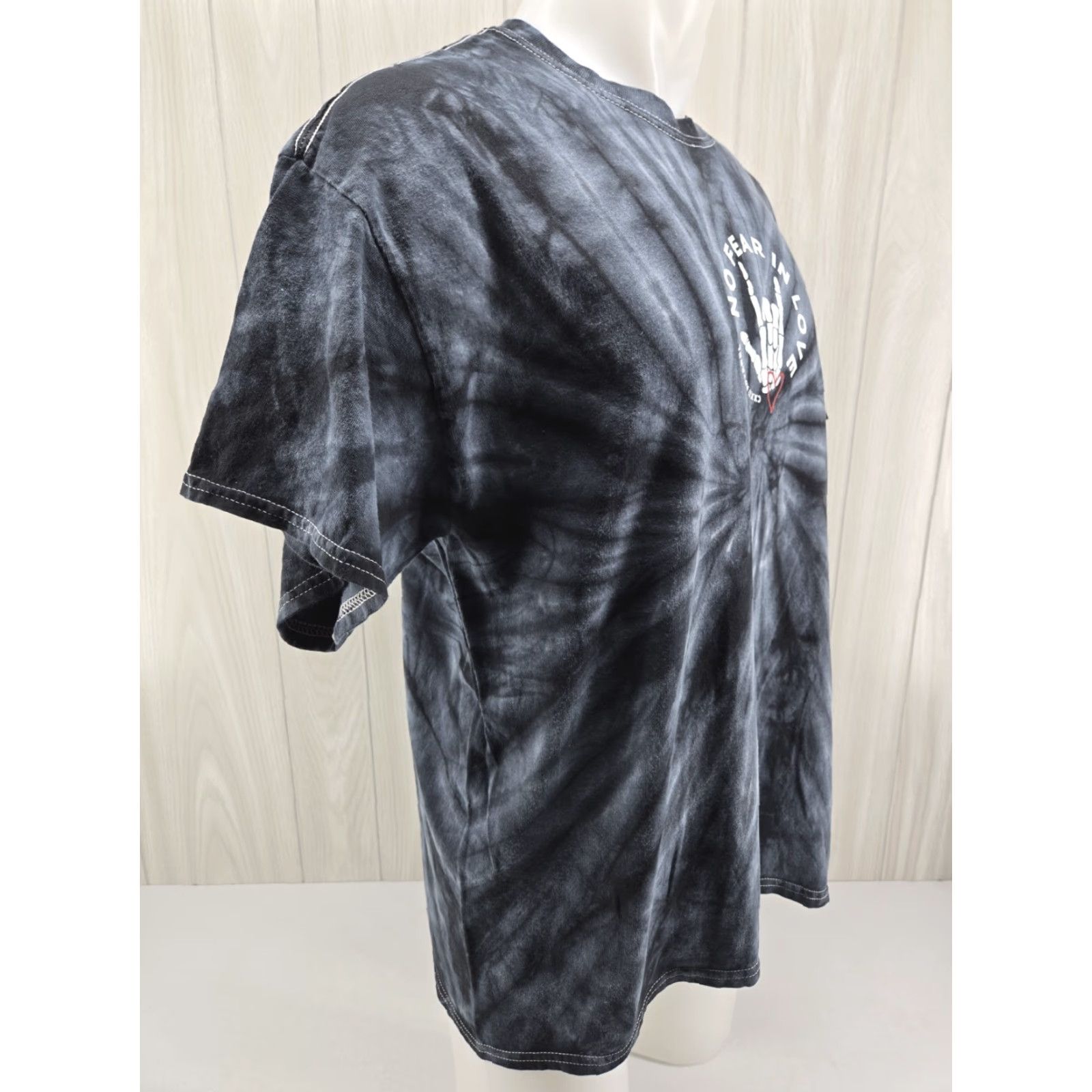 No Fear CXXII There Is No Fear in Love Perfect Love Drives Out Fear John 4:18 Tie Dye Shirt XL Multicolor Short Sleeve T-Shirt Adults Mens Size US XL / EU 56 / 4 - 7 Thumbnail