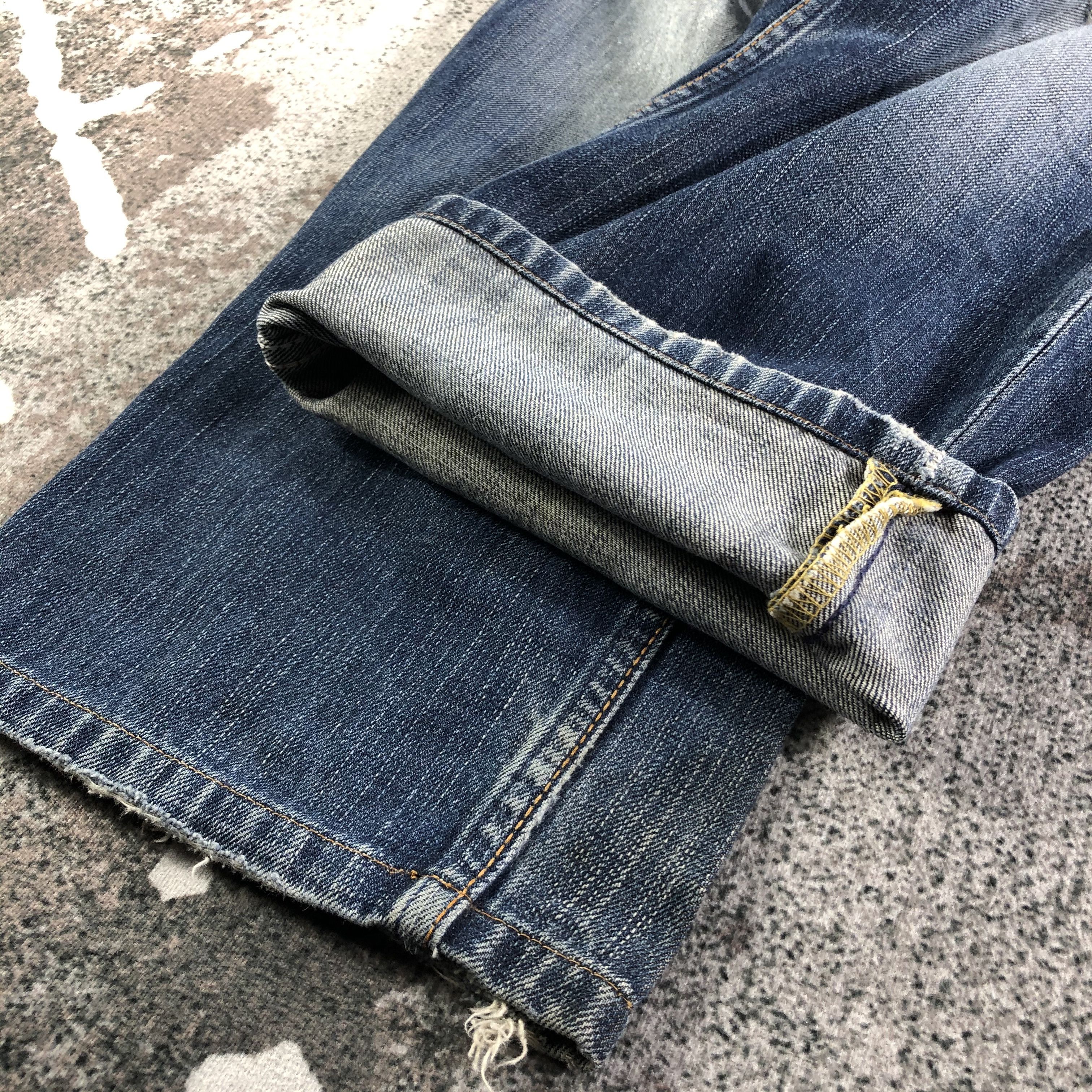 Levi's Vintage Levis Jeans 702 Faded Blue Denim KJ2491 Size US 31 - 7 Thumbnail