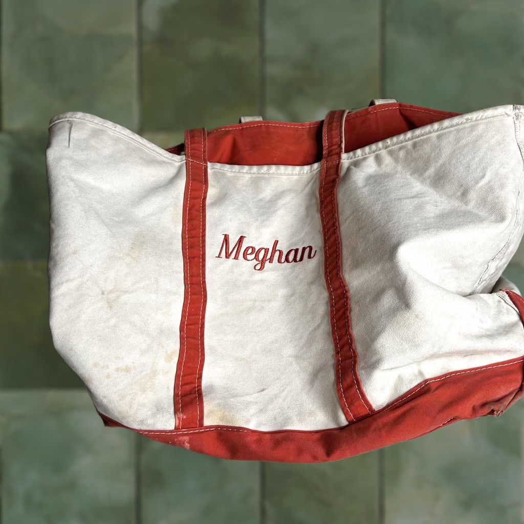 Vintage L.L.Bean Tote Bag Womens Large Beige Boat And Tote Zip USA Monogram Meghan Red Size ONE SIZE - 1 Thumbnail