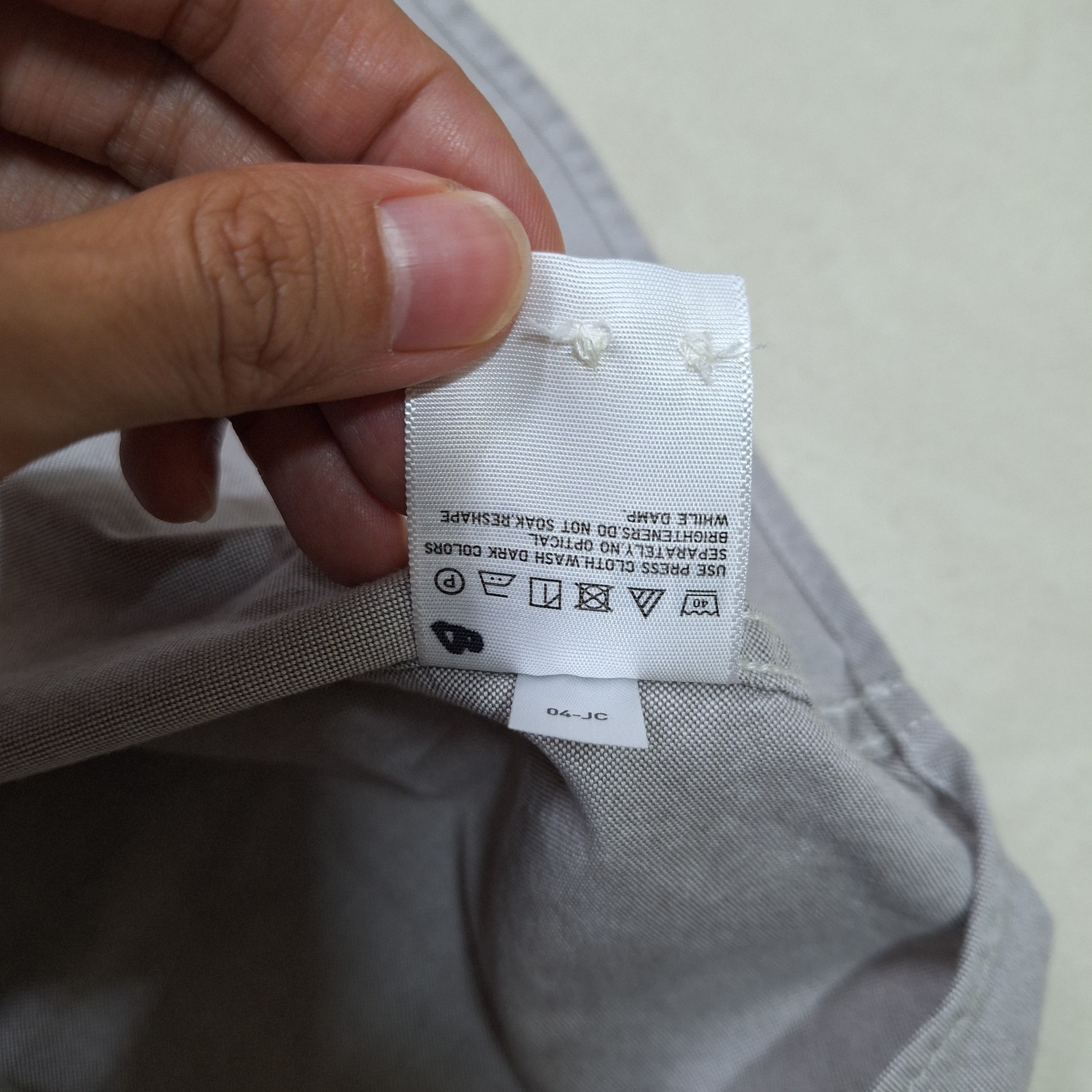 Uniqlo Uniqlo Button Shirt Size US S / EU 44-46 / 1 - 7 Thumbnail