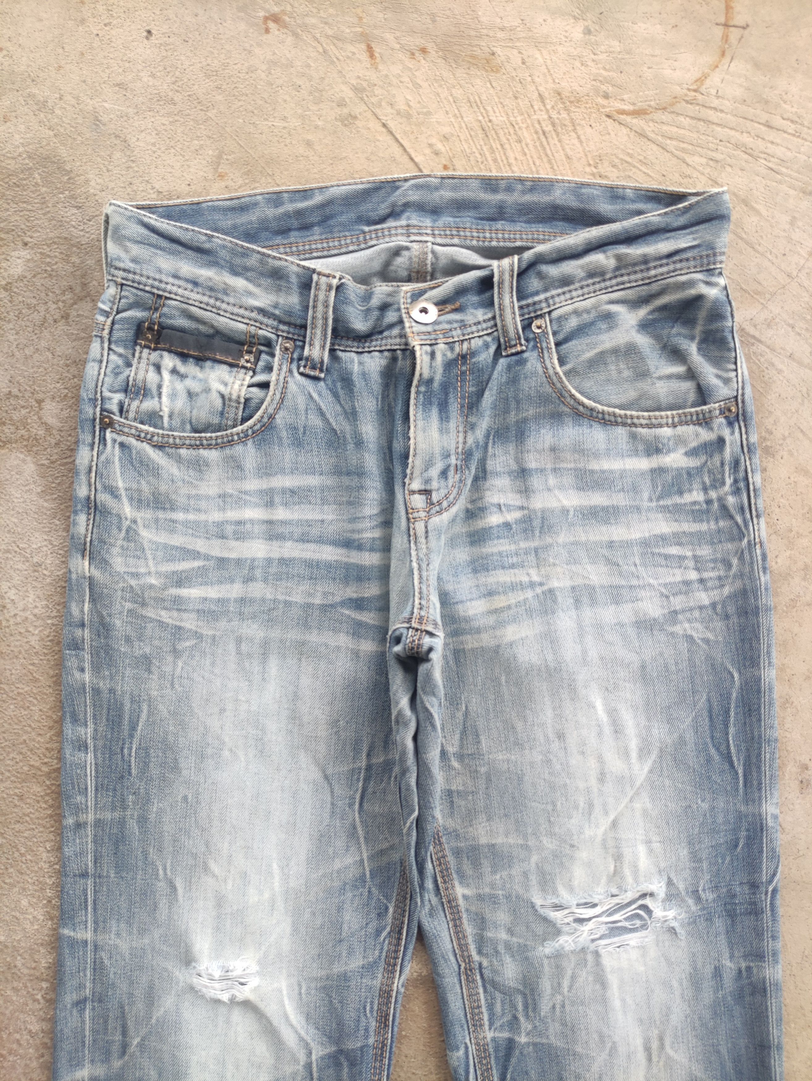 Japanese Brand Vintage Japanese Jean Distressed Faded Denim Pants Size US 34 / EU 50 - 3 Thumbnail