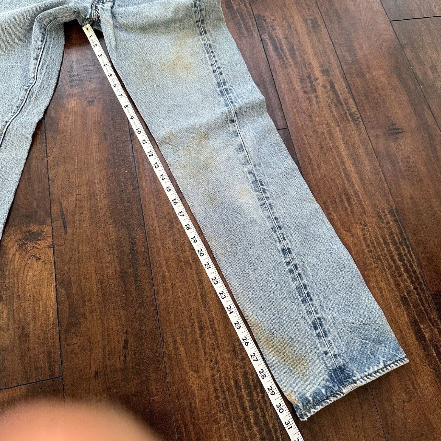 Levi's VINTAGE Levi's 501 XX Jeans 30x36 Light Wash Distressed Classic Fit 80s USA Mens Size US 30 / EU 46 - 3 Thumbnail