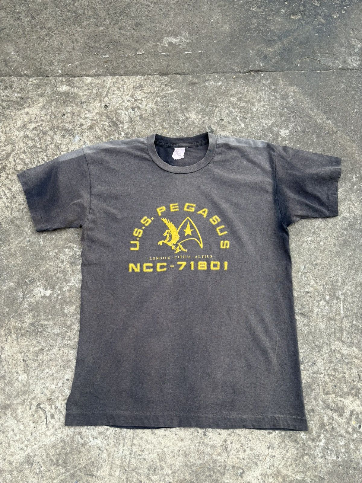 Star Wars Vintage Faded Star Trek Pegasus Singlestitch Tee Size US L / EU 52-54 / 3 - 1 Thumbnail