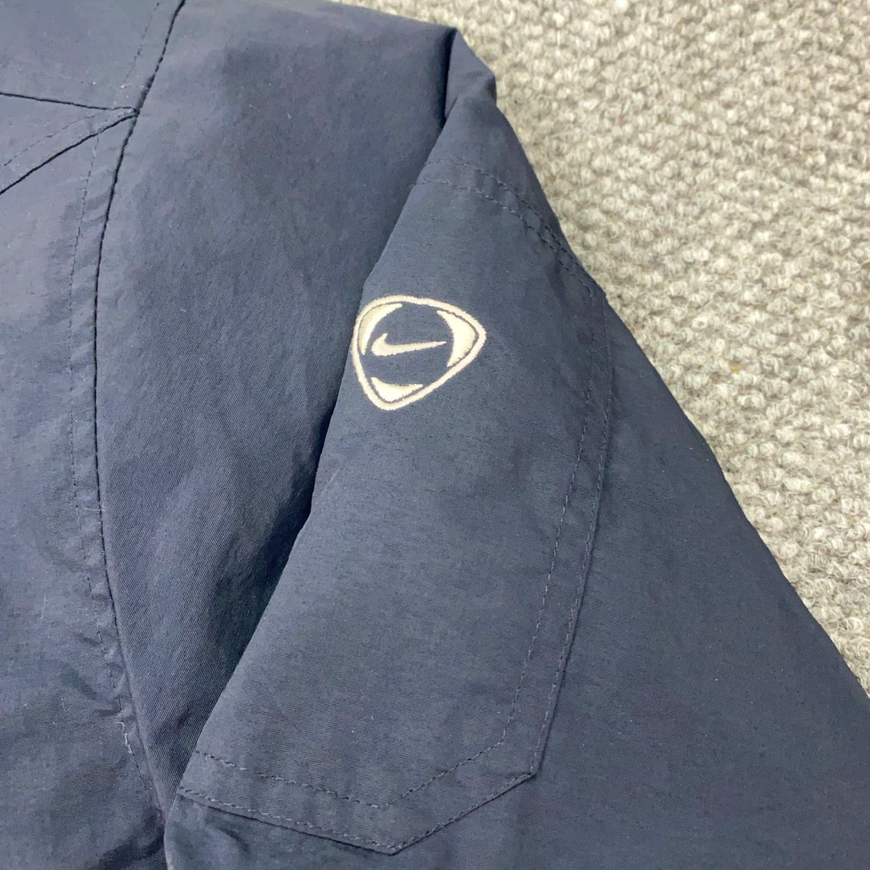 Nike VINTAGE Nike ACG Jacket Mens 2XL Blue Bomber Full Zip Hooded 90s Outdoor All Seasons Pockets Size US XXL / EU 58 / 5 - 5 Thumbnail