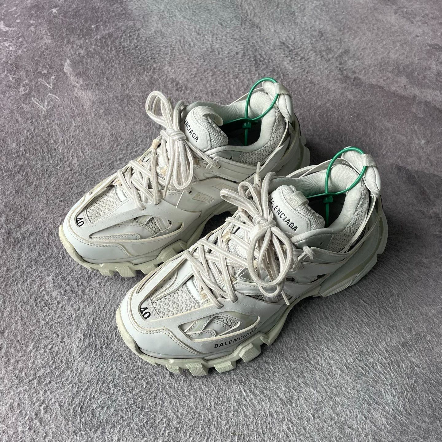Balenciaga Balenciaga White Lowtop Sneakers 40 Men Size US 7.5 / EU 40-41 - 1 Thumbnail