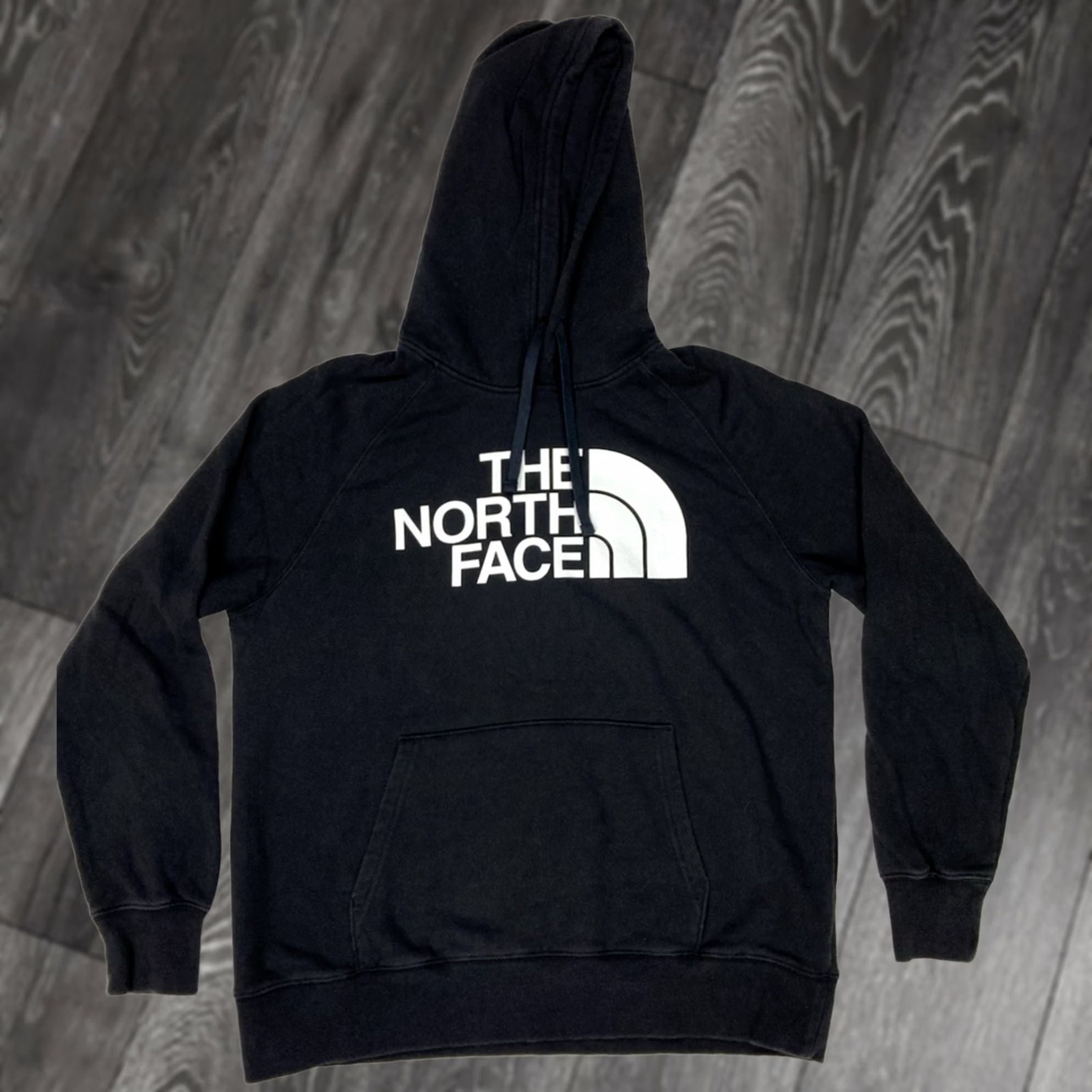 The North Face VINTAGE The North Face Hoodie Women Medium Black Logo Fleece Pullover Graphic Logo Size M / US 6-8 / IT 42-44 - 1 Thumbnail