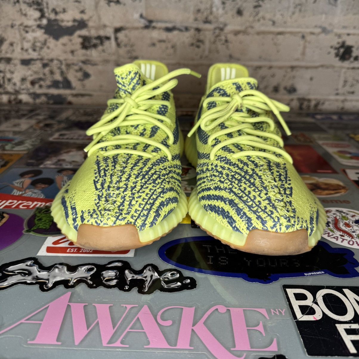 Adidas × Yeezy Adidas Yeezy Boost 350 V2 Semi Frozen Yellow Sz 10.5 NDS Size US 10.5 / EU 43-44 - 4 Thumbnail