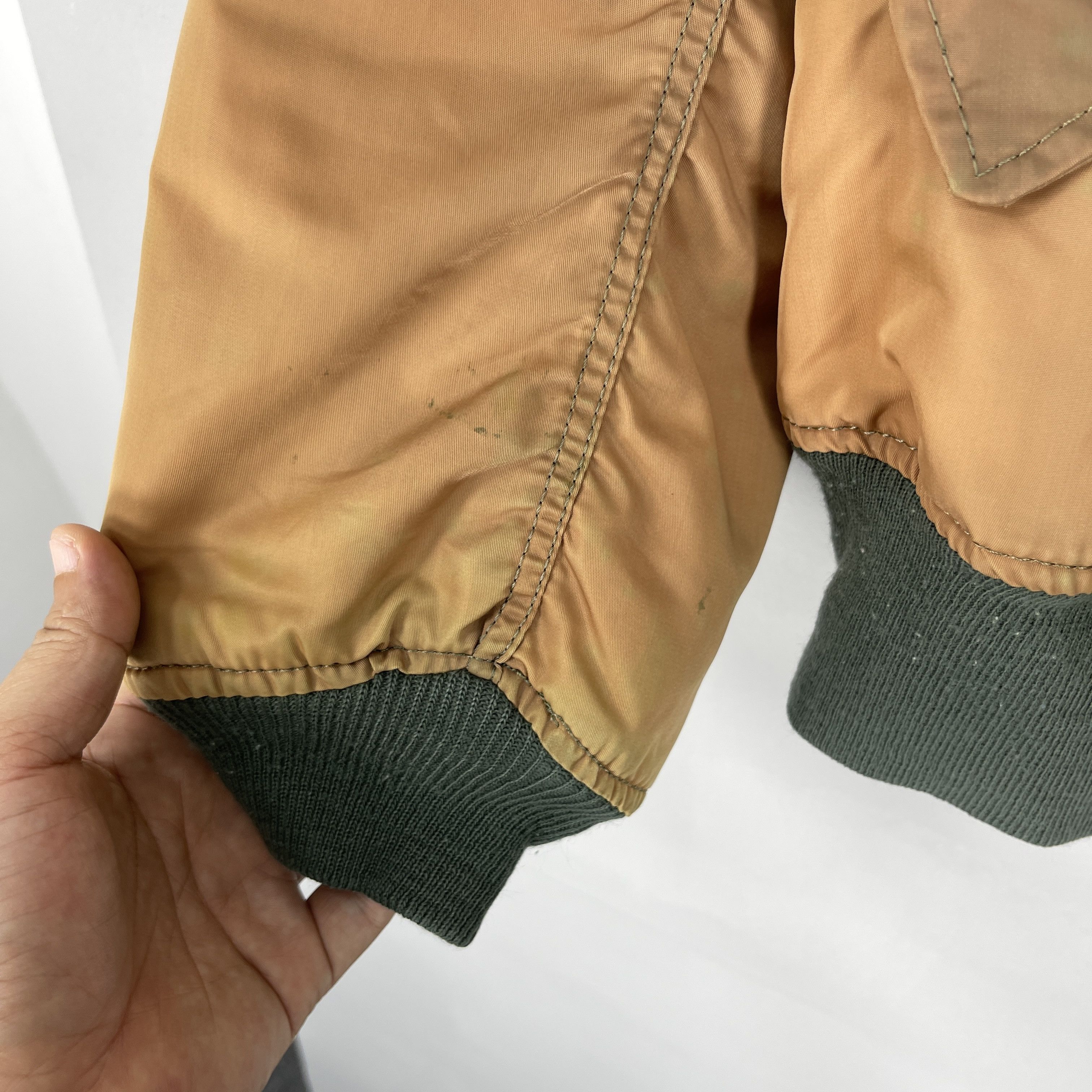 Alpha Industries Vintage ALPHA INDUSTRIES Ma-1 Flight Distressed Jacket Size US M / EU 48-50 / 2 - 7 Thumbnail