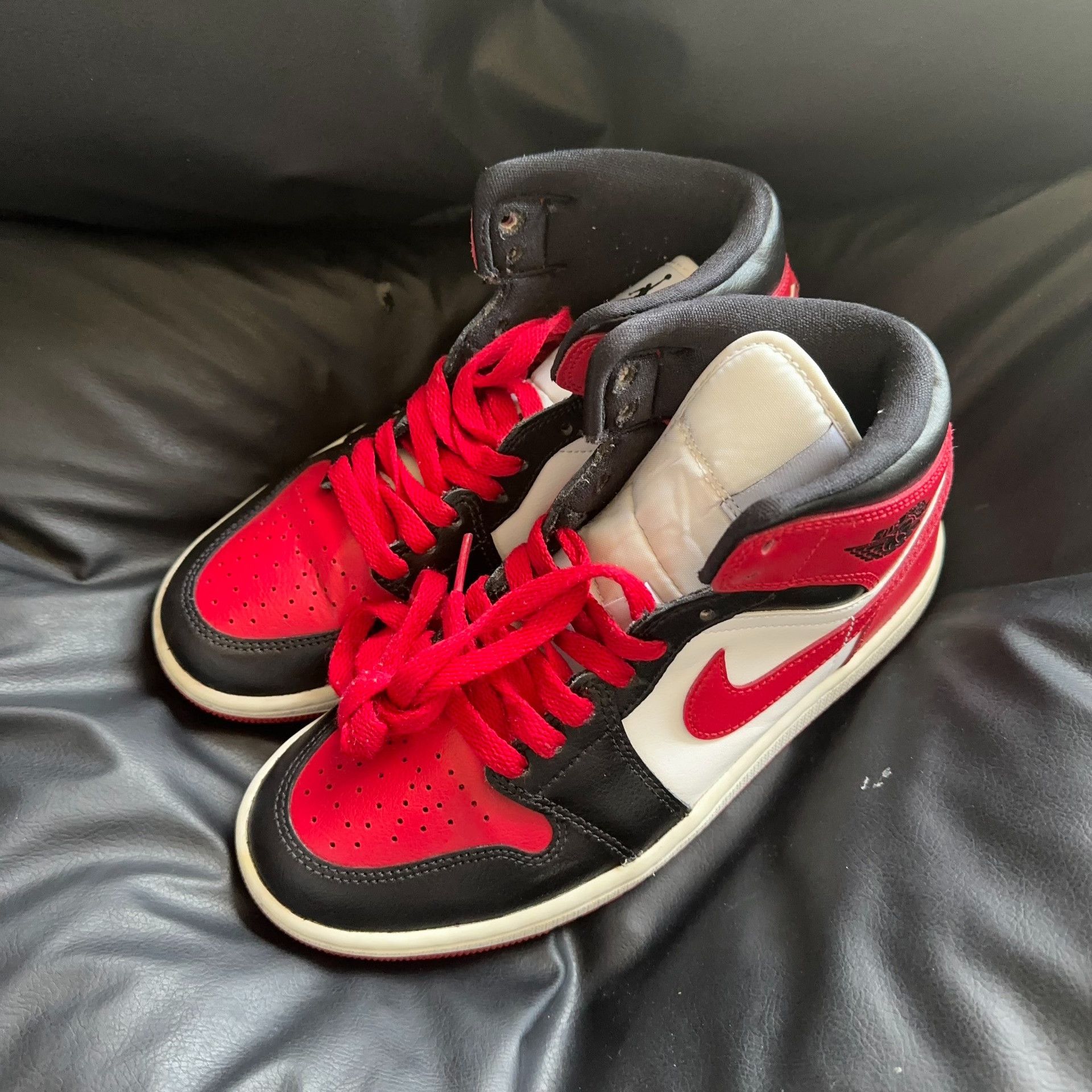 Nike Nike Black Lowtop Sneakers 37 Men Size US 5 / EU 37 - 1 Thumbnail