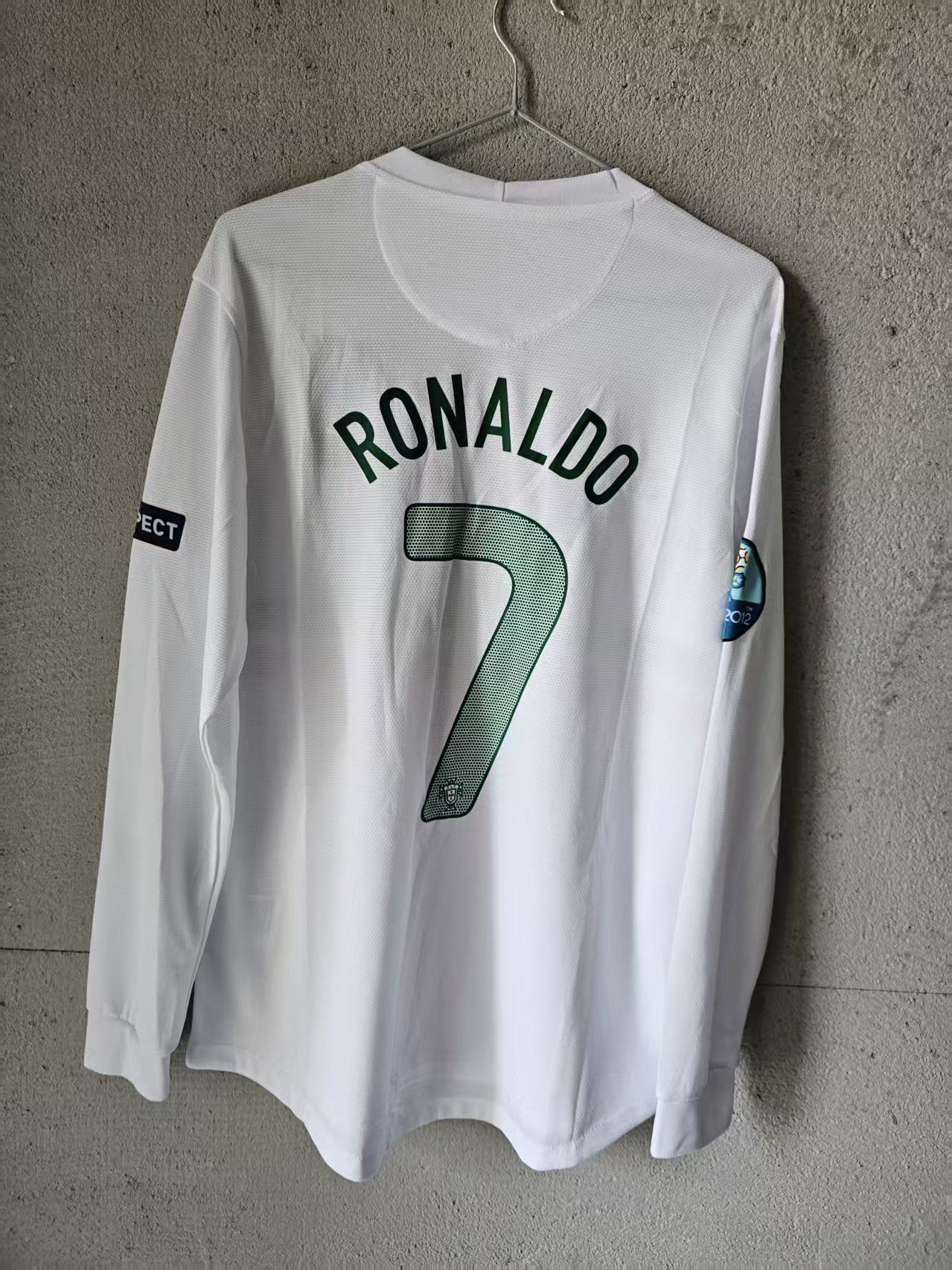 Other 2012 Portugal C Ronaldo Jersey Home Longsleeve Size US L / EU 52-54 / 3 - 2 Thumbnail
