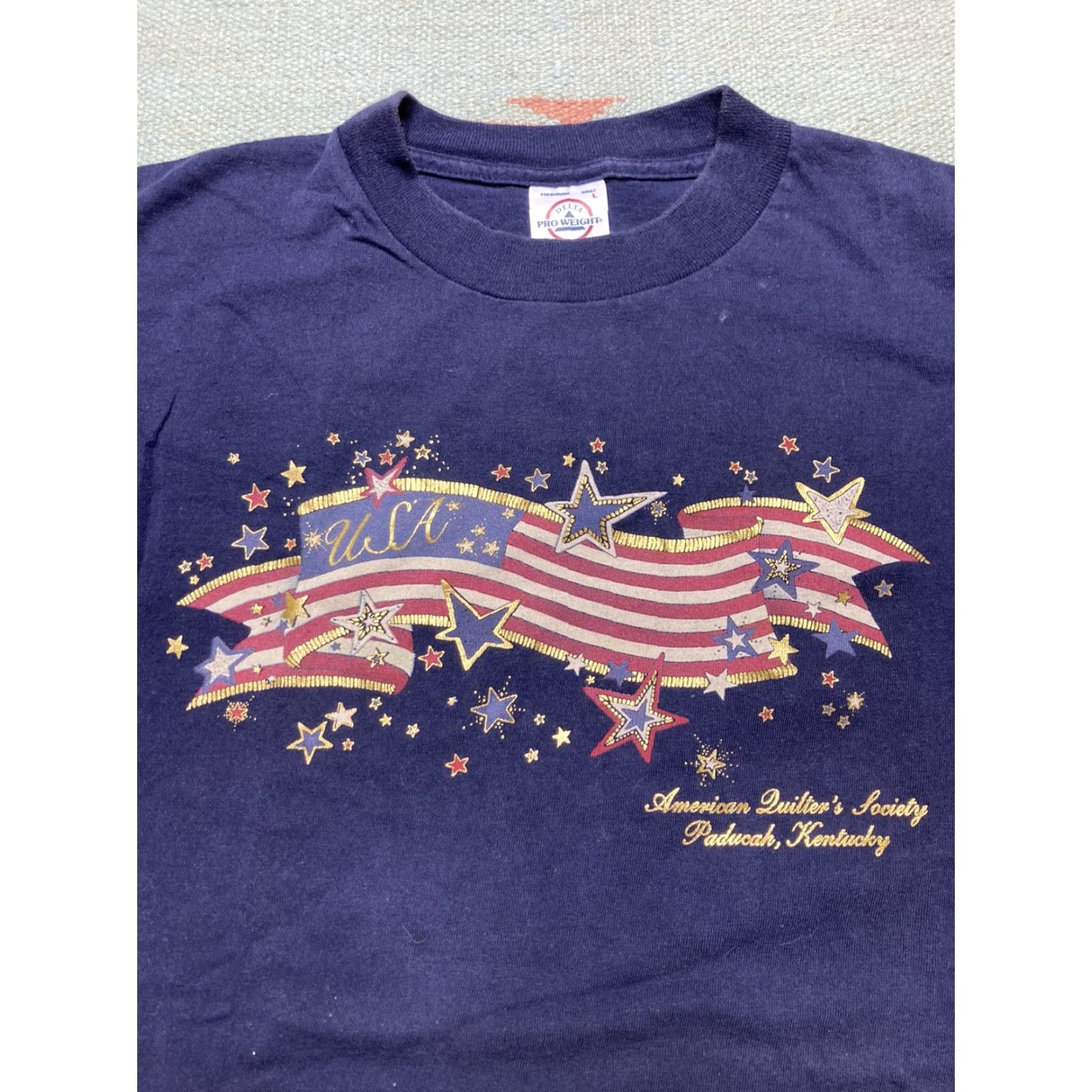 Vintage VINTAGE American quilters society Paducah Kentucky T-Shirt Men L Blue Graphic 2000s 90s Shirt Size US L / EU 52-54 / 3 - 2 Thumbnail