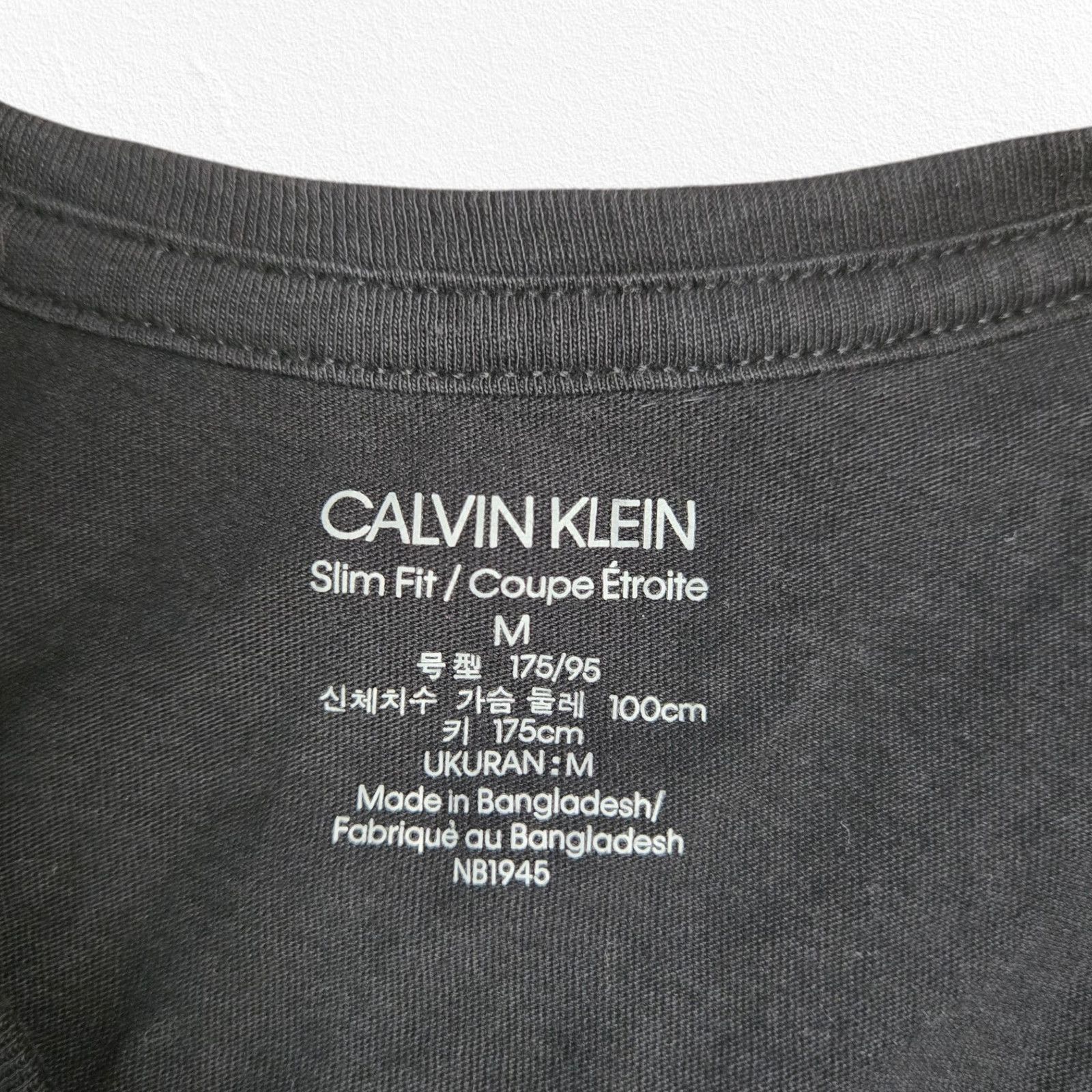 Calvin Klein Calvin Klein Black Basic T-Shirt Slim Fit Size Medium Size M / US 6-8 / IT 42-44 - 3 Thumbnail