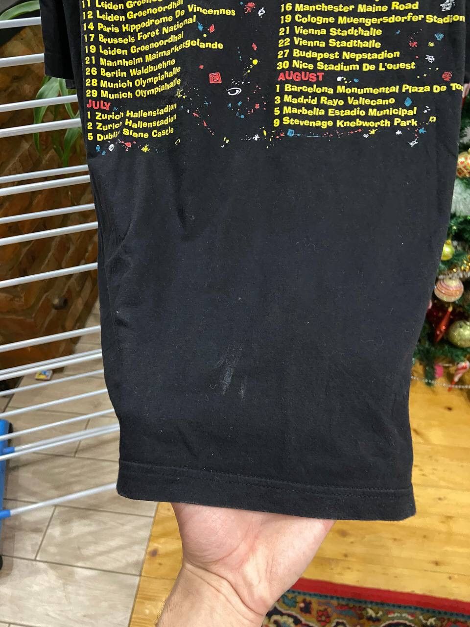 Band Tees Vintage 1986 Queen A King Of Magic All Over Print Band Tee Size US XL / EU 56 / 4 - 14 Thumbnail